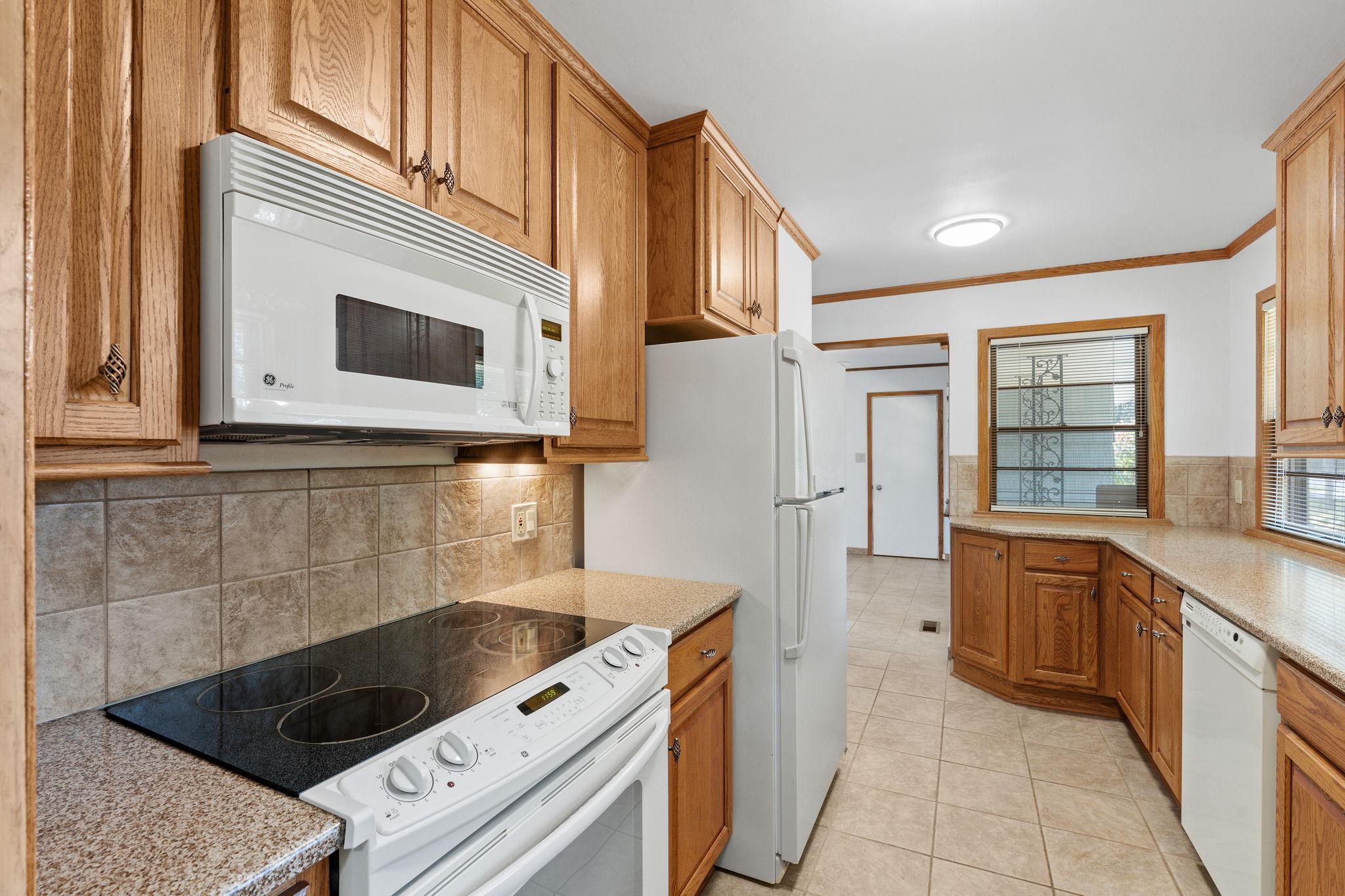 View of Residential at 1936 Grant Road, Arden Hills MN 55112, Arden Hills (9 of 35) - Mike Wilen | Minnesota Team Real Estate