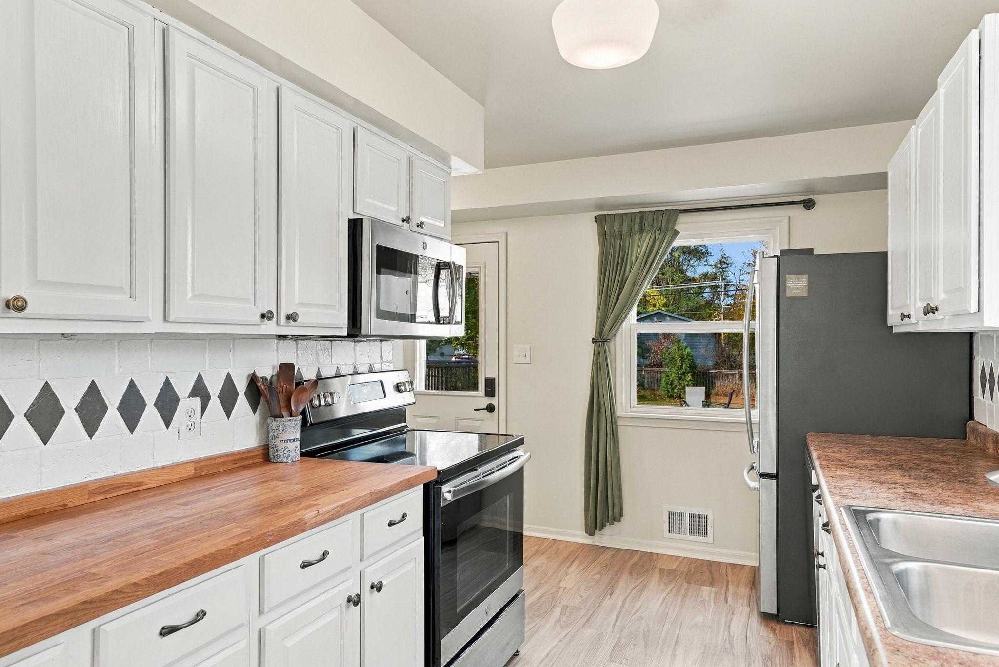 View of Residential at 519 Doris Avenue, Shoreview MN 55126, Shoreview (12 of 61) - Mike Wilen | Minnesota Team Real Estate