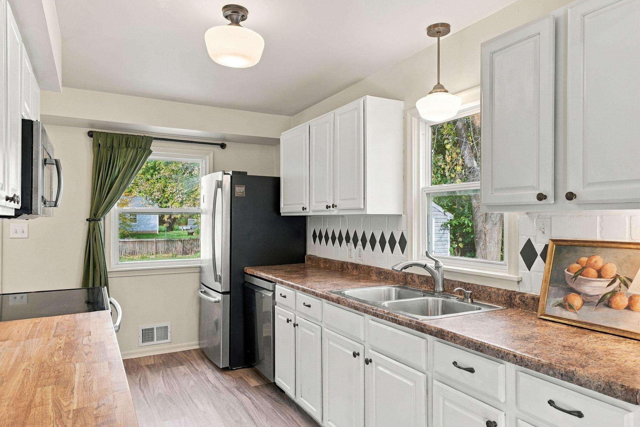 View of Residential at 519 Doris Avenue, Shoreview MN 55126, Shoreview (10 of 61) - Mike Wilen | Minnesota Team Real Estate