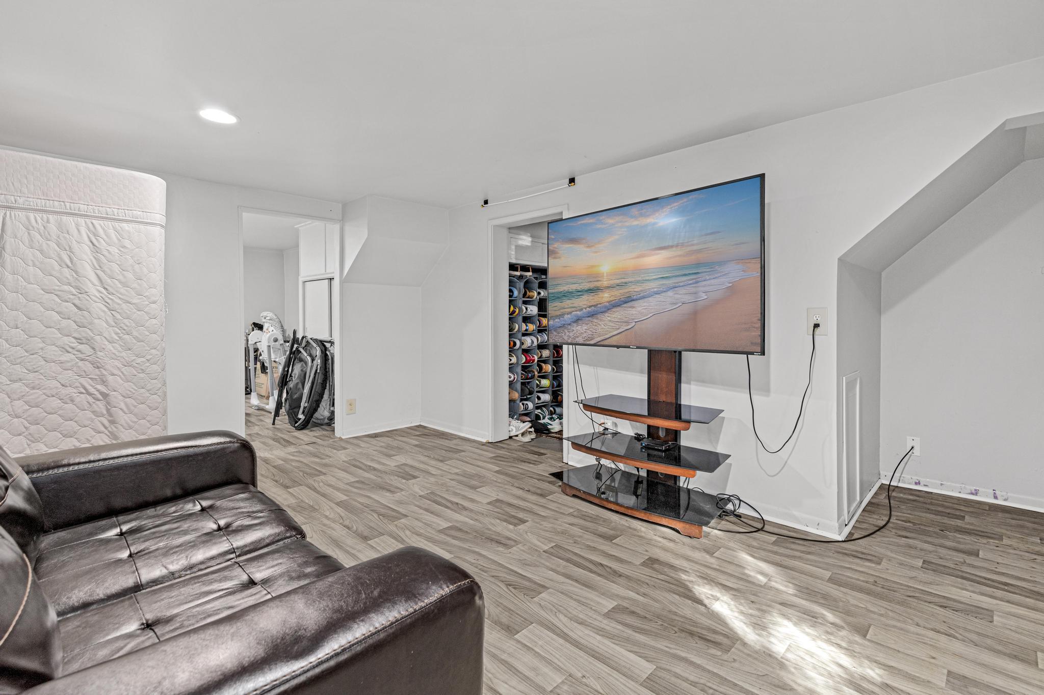 View of Residential at 5136 Dupont Avenue, Minneapolis MN 55430, Minneapolis (20 of 33) - Mike Wilen | Minnesota Team Real Estate