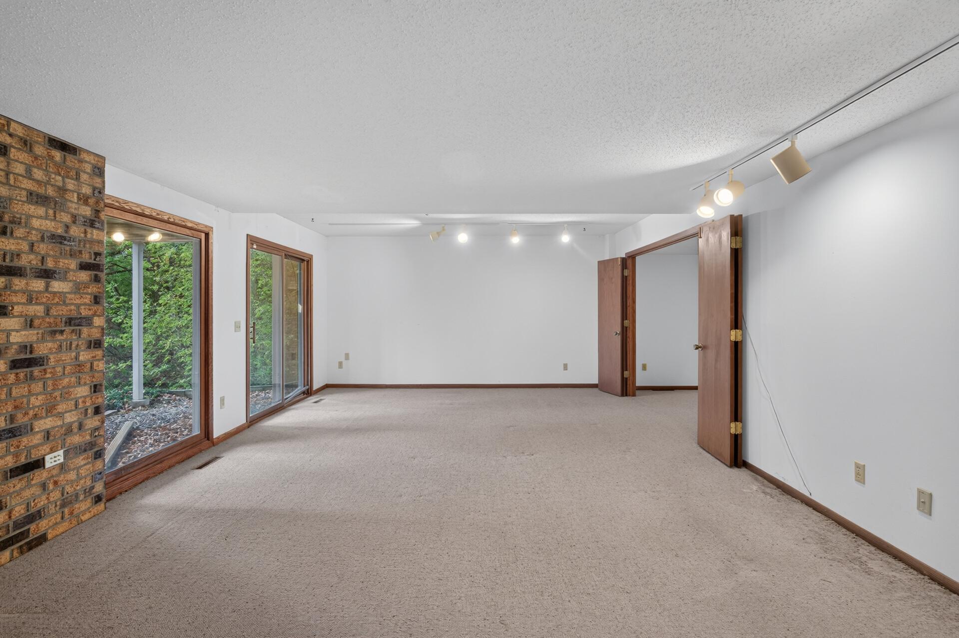 View of Residential at 8725 Walton Oaks Drive, Bloomington MN 55438, Bloomington (28 of 54) - Mike Wilen | Minnesota Team Real Estate