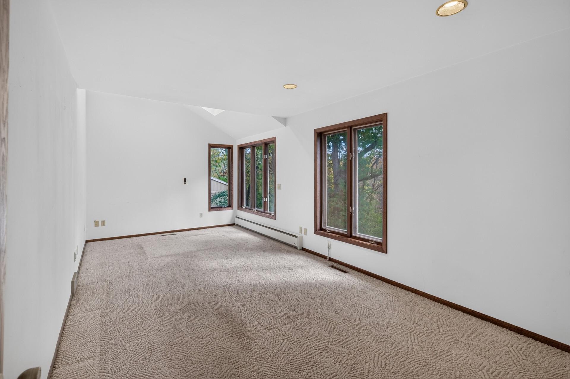 View of Residential at 8725 Walton Oaks Drive, Bloomington MN 55438, Bloomington (25 of 54) - Mike Wilen | Minnesota Team Real Estate