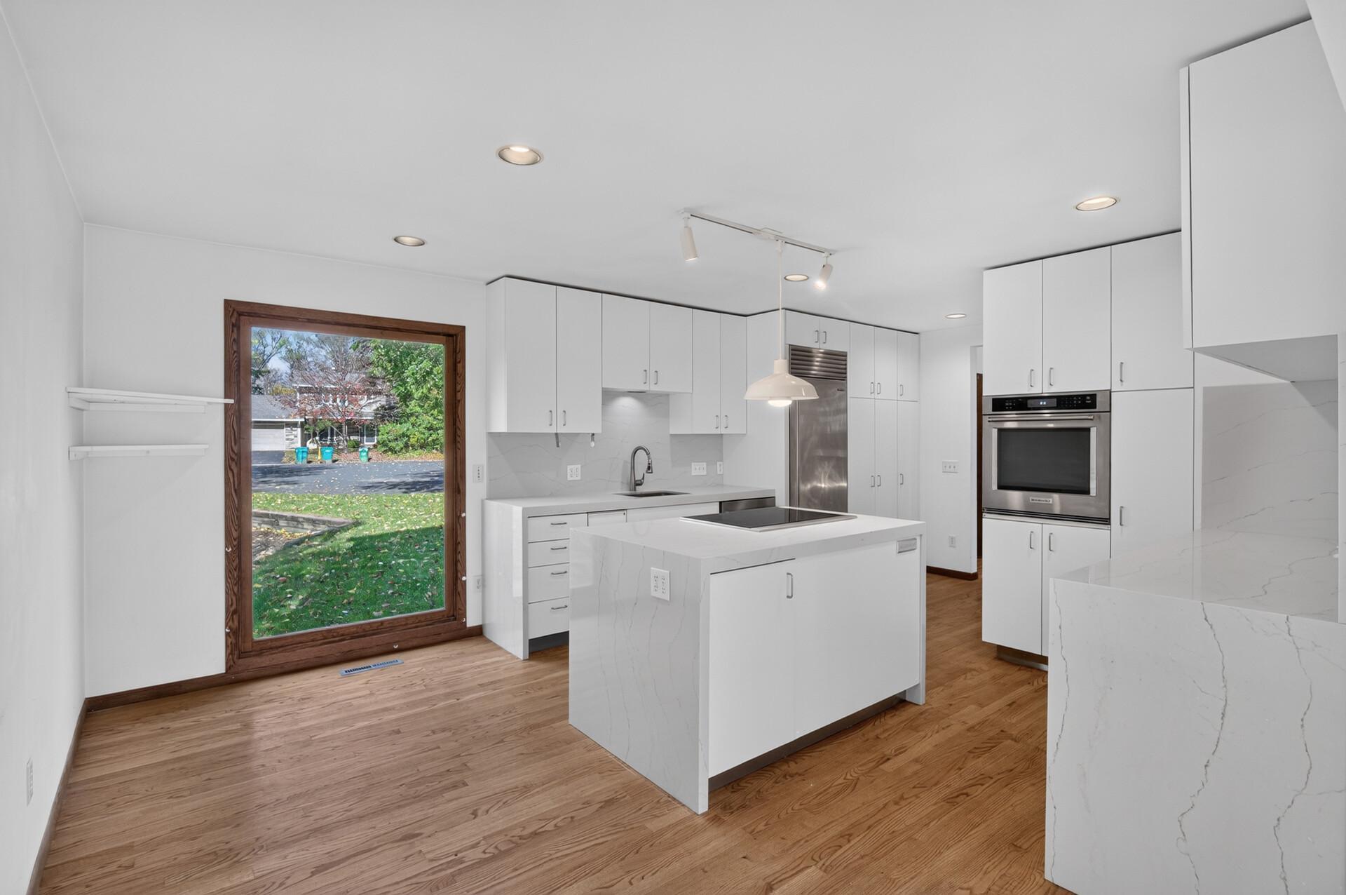 View of Residential at 8725 Walton Oaks Drive, Bloomington MN 55438, Bloomington (4 of 54) - Mike Wilen | Minnesota Team Real Estate