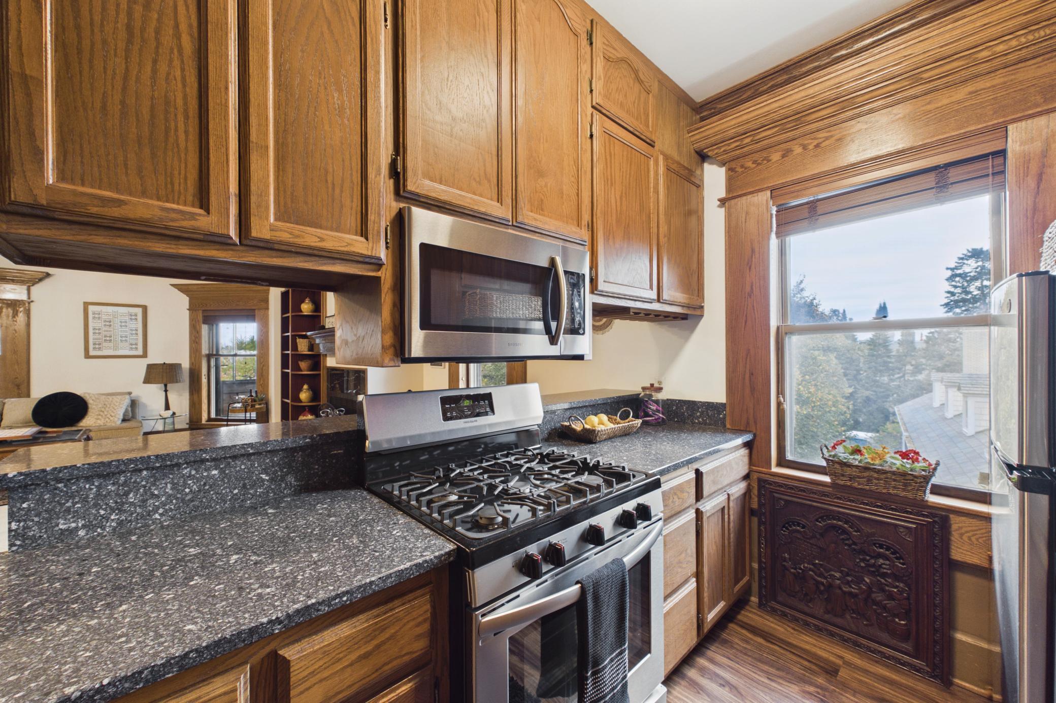 View of Residential at 302 Summit Avenue #D, Saint Paul MN 55102, Saint Paul (13 of 24) - Mike Wilen | Minnesota Team Real Estate