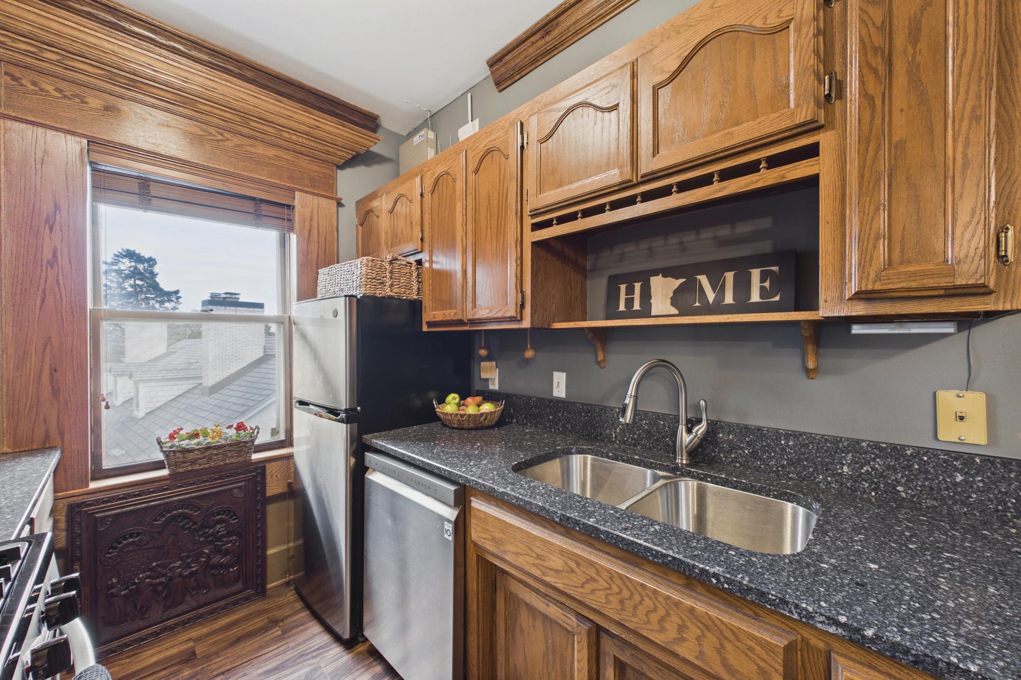 View of Residential at 302 Summit Avenue #D, Saint Paul MN 55102, Saint Paul (14 of 24) - Mike Wilen | Minnesota Team Real Estate