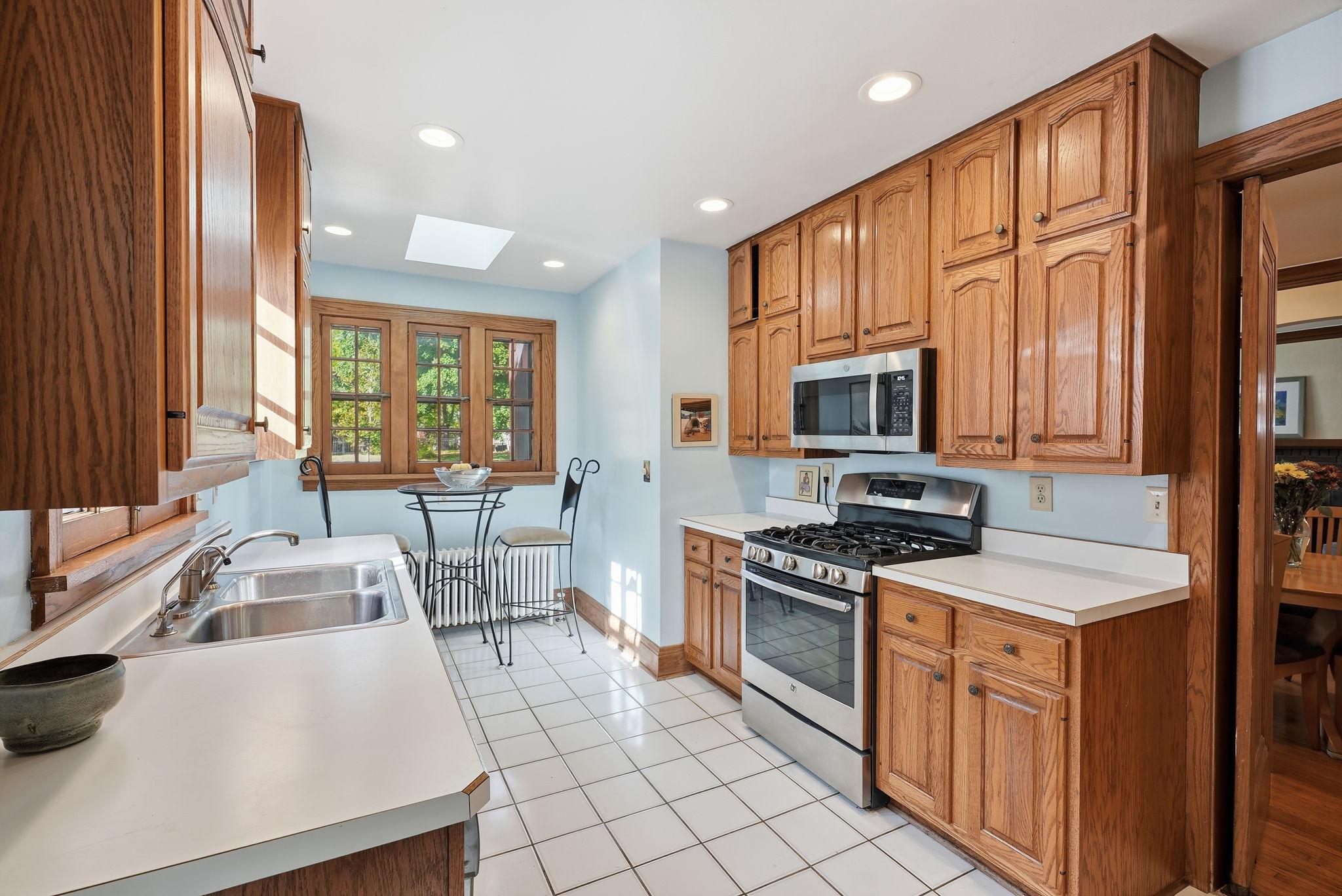 View of Residential at 442 Mount Curve Boulevard, Saint Paul MN 55105, Saint Paul (18 of 36) - Mike Wilen | Minnesota Team Real Estate