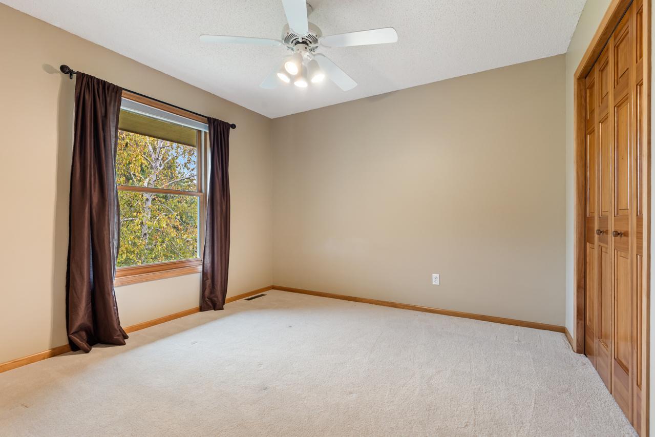 View of Residential at 19054 Magenta Bay, Eden Prairie MN 55347, Eden Prairie (38 of 70) - Mike Wilen | Minnesota Team Real Estate