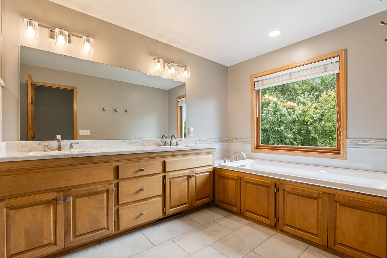View of Residential at 19054 Magenta Bay, Eden Prairie MN 55347, Eden Prairie (33 of 70) - Mike Wilen | Minnesota Team Real Estate