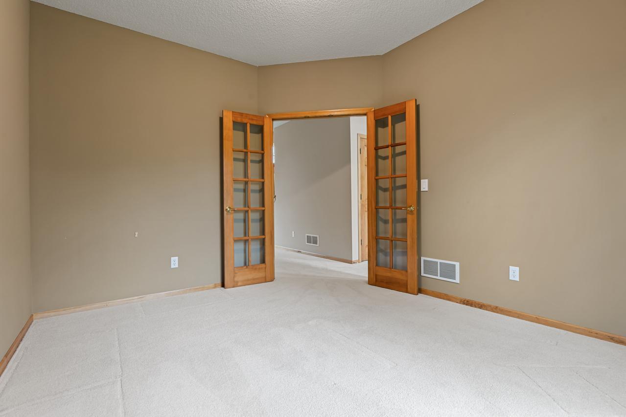 View of Residential at 19054 Magenta Bay, Eden Prairie MN 55347, Eden Prairie (25 of 70) - Mike Wilen | Minnesota Team Real Estate