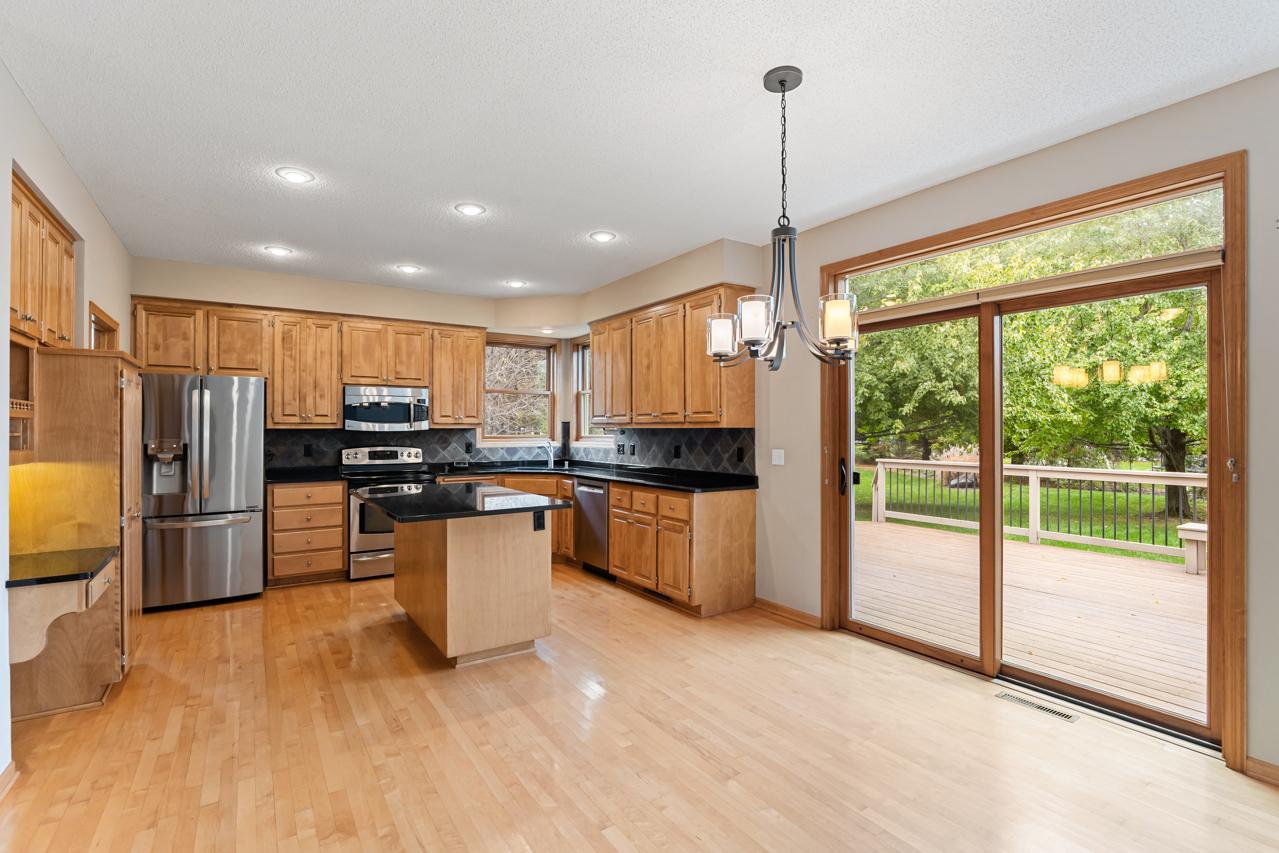 View of Residential at 19054 Magenta Bay, Eden Prairie MN 55347, Eden Prairie (9 of 70) - Mike Wilen | Minnesota Team Real Estate