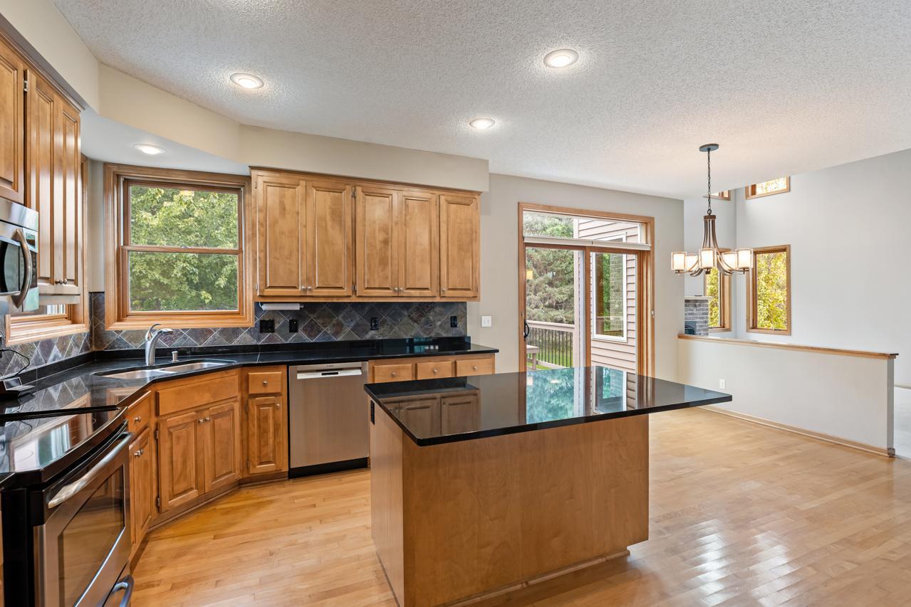 View of Residential at 19054 Magenta Bay, Eden Prairie MN 55347, Eden Prairie (11 of 70) - Mike Wilen | Minnesota Team Real Estate