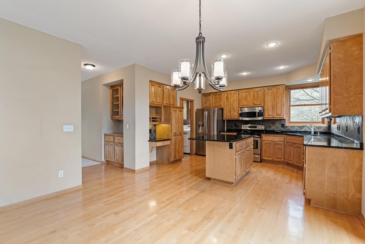 View of Residential at 19054 Magenta Bay, Eden Prairie MN 55347, Eden Prairie (12 of 70) - Mike Wilen | Minnesota Team Real Estate
