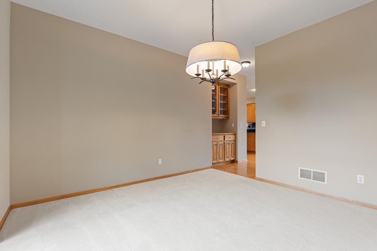 View of Residential at 19054 Magenta Bay, Eden Prairie MN 55347, Eden Prairie (23 of 70) - Mike Wilen | Minnesota Team Real Estate