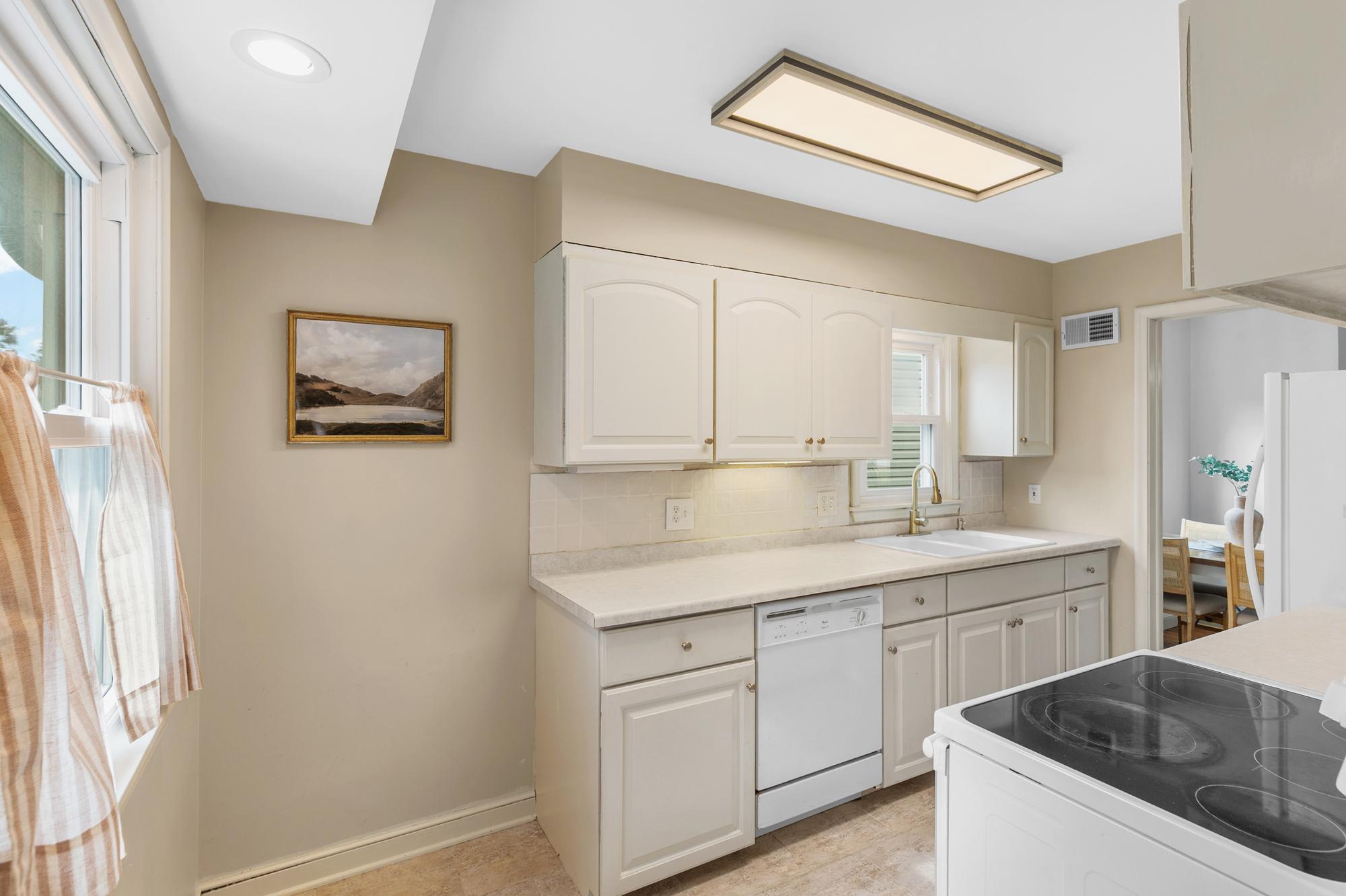 View of Residential at 1668 Idaho Avenue, Saint Paul MN 55106, Saint Paul (11 of 29) - Mike Wilen | Minnesota Team Real Estate
