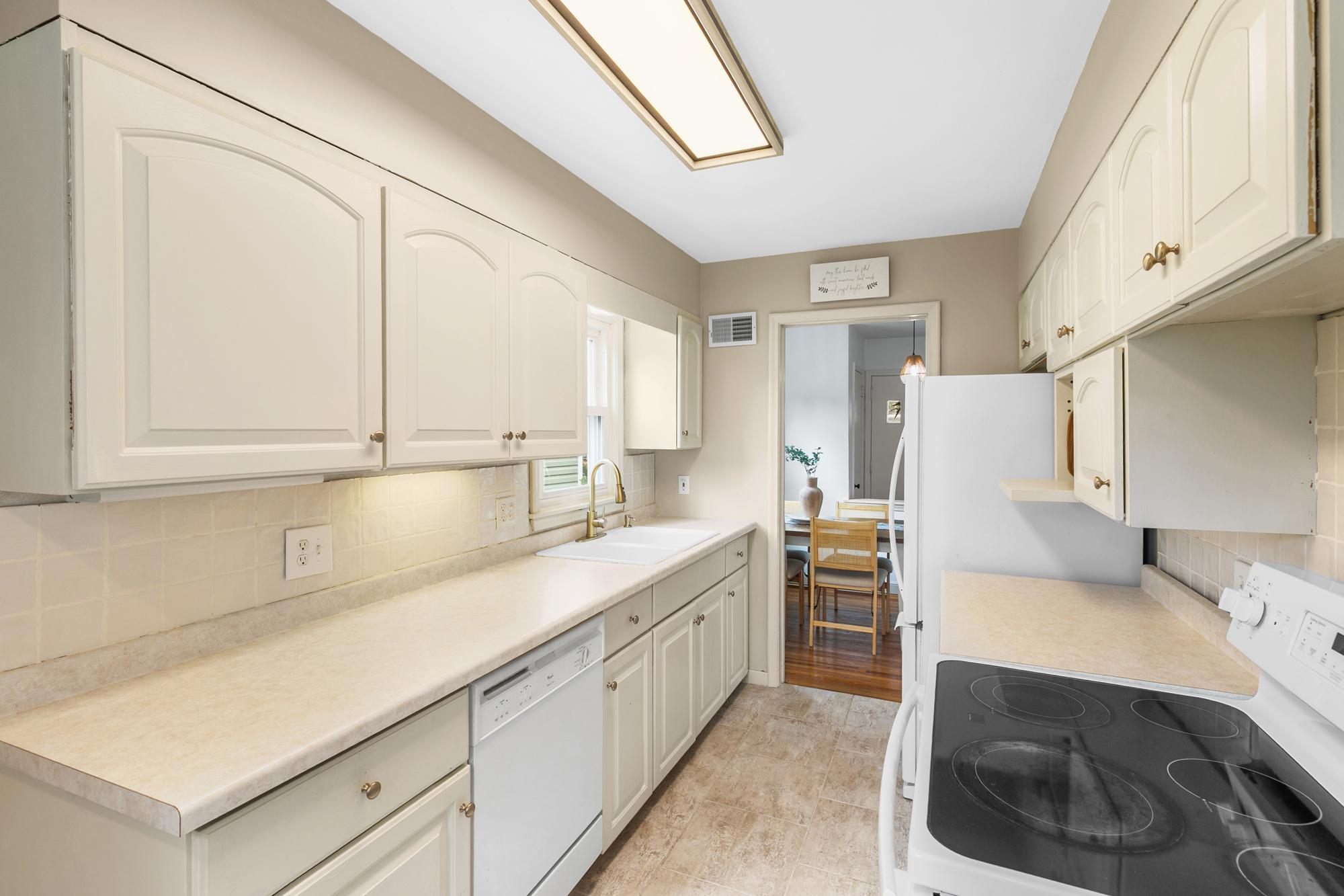 View of Residential at 1668 Idaho Avenue, Saint Paul MN 55106, Saint Paul (10 of 29) - Mike Wilen | Minnesota Team Real Estate
