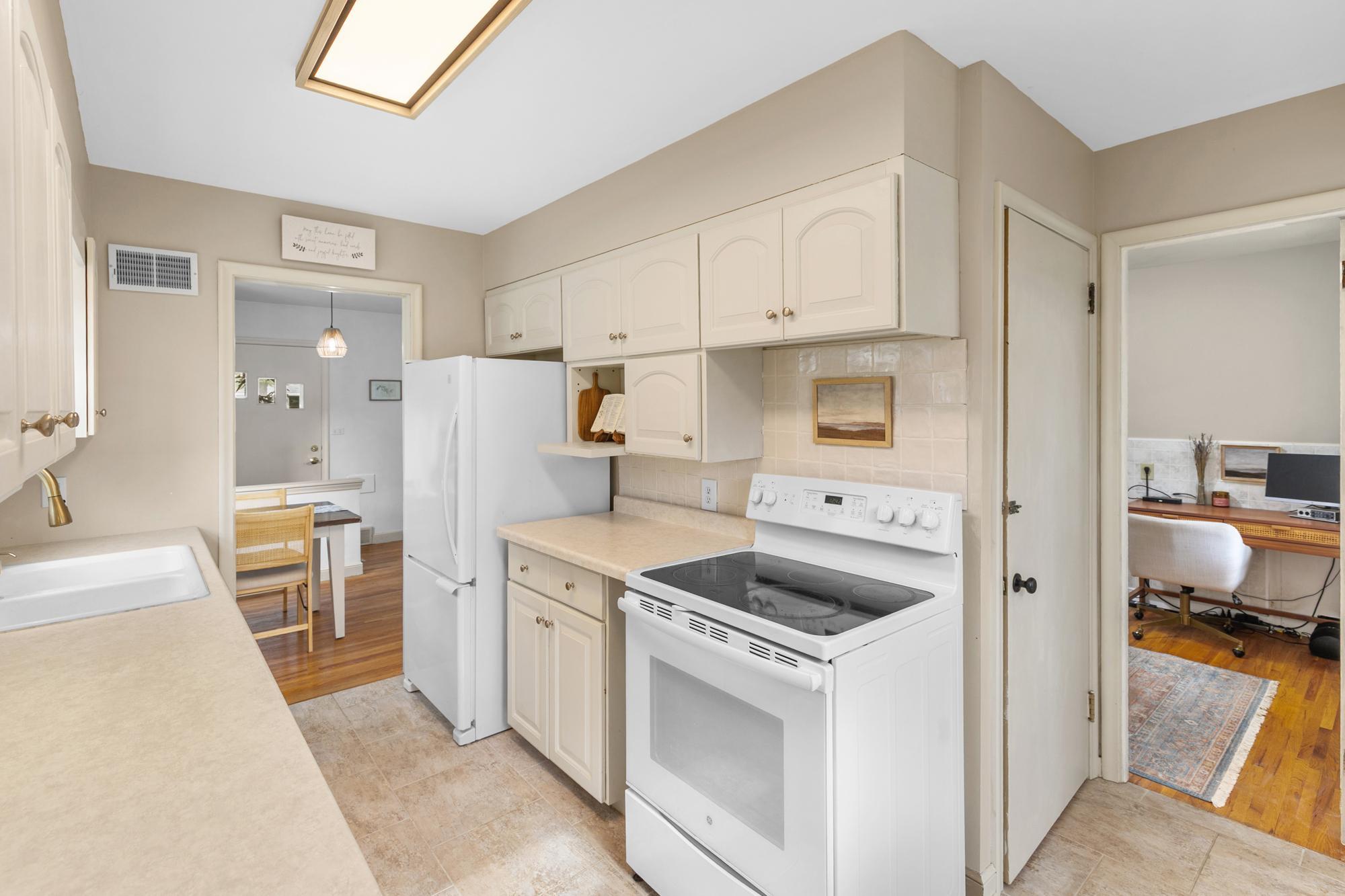 View of Residential at 1668 Idaho Avenue, Saint Paul MN 55106, Saint Paul (9 of 29) - Mike Wilen | Minnesota Team Real Estate