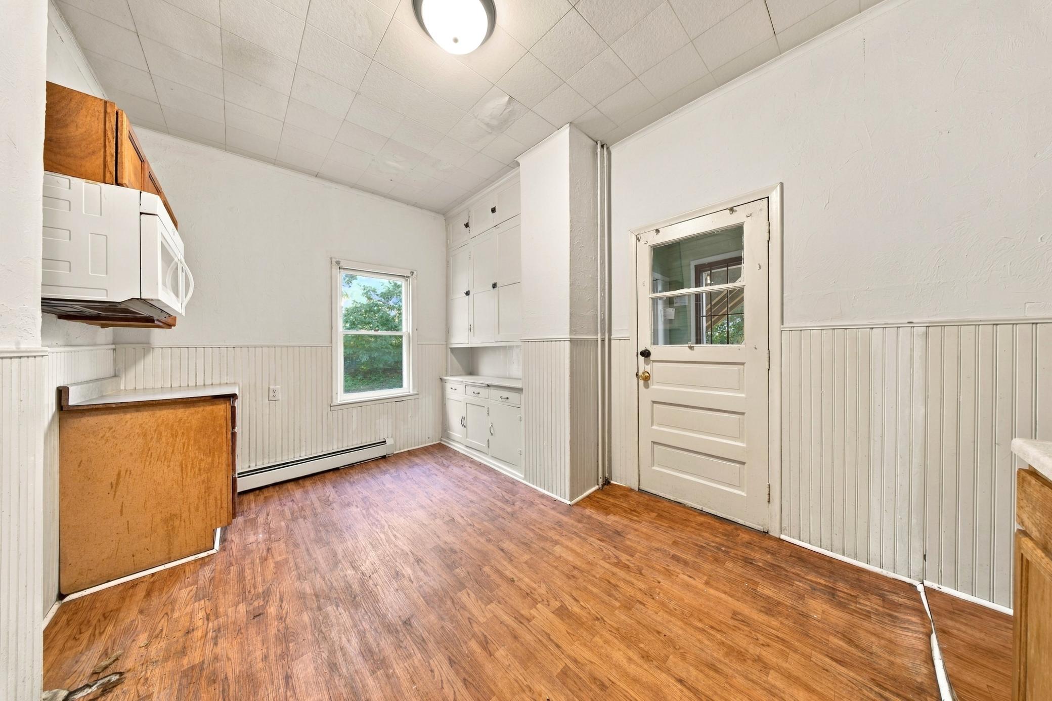 View of Residential Income at 696 5th Street, Saint Paul MN 55106, Saint Paul (8 of 22) - Mike Wilen | Minnesota Team Real Estate