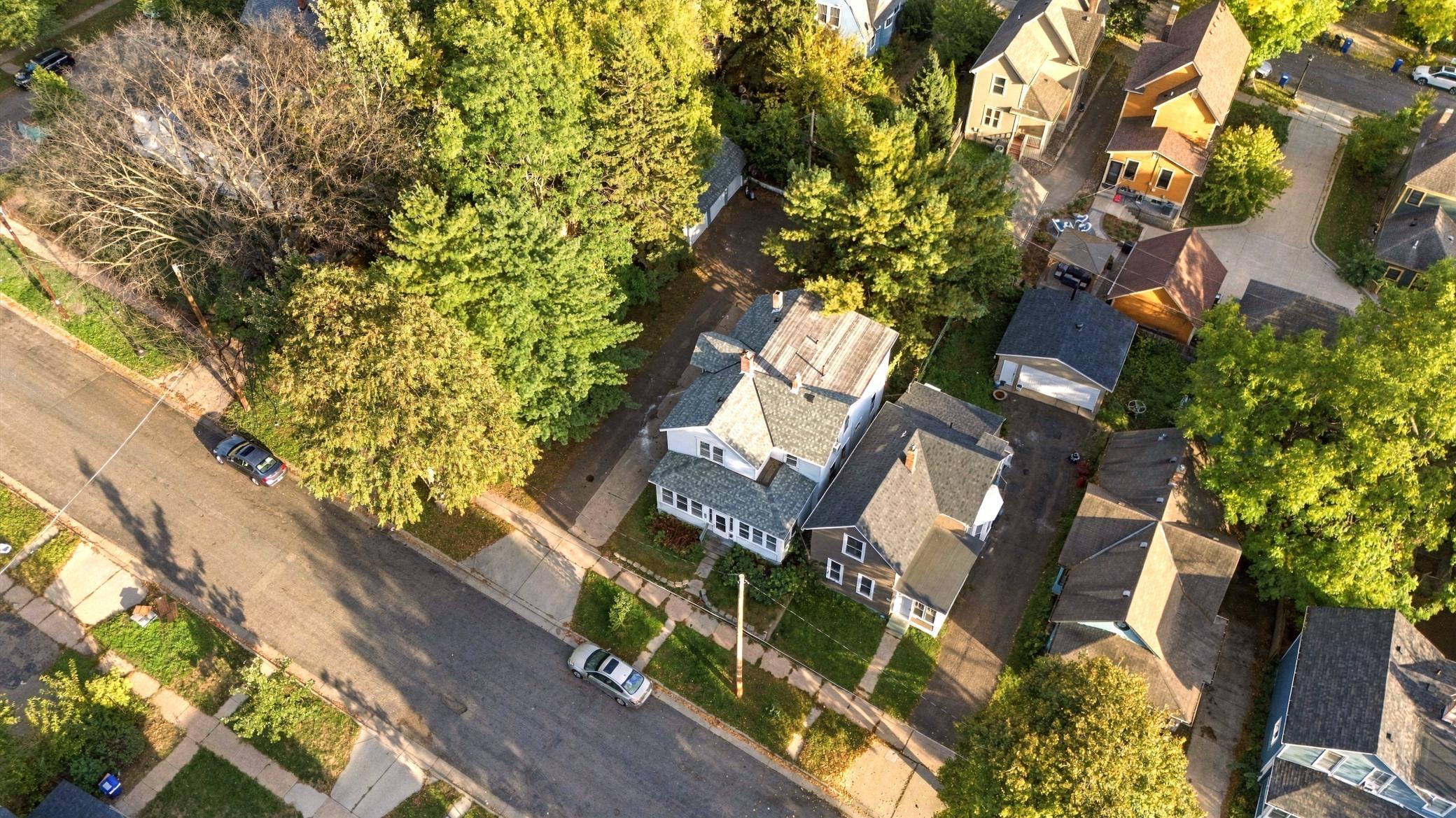 View of Residential Income at 696 5th Street, Saint Paul MN 55106, Saint Paul (19 of 22) - Mike Wilen | Minnesota Team Real Estate