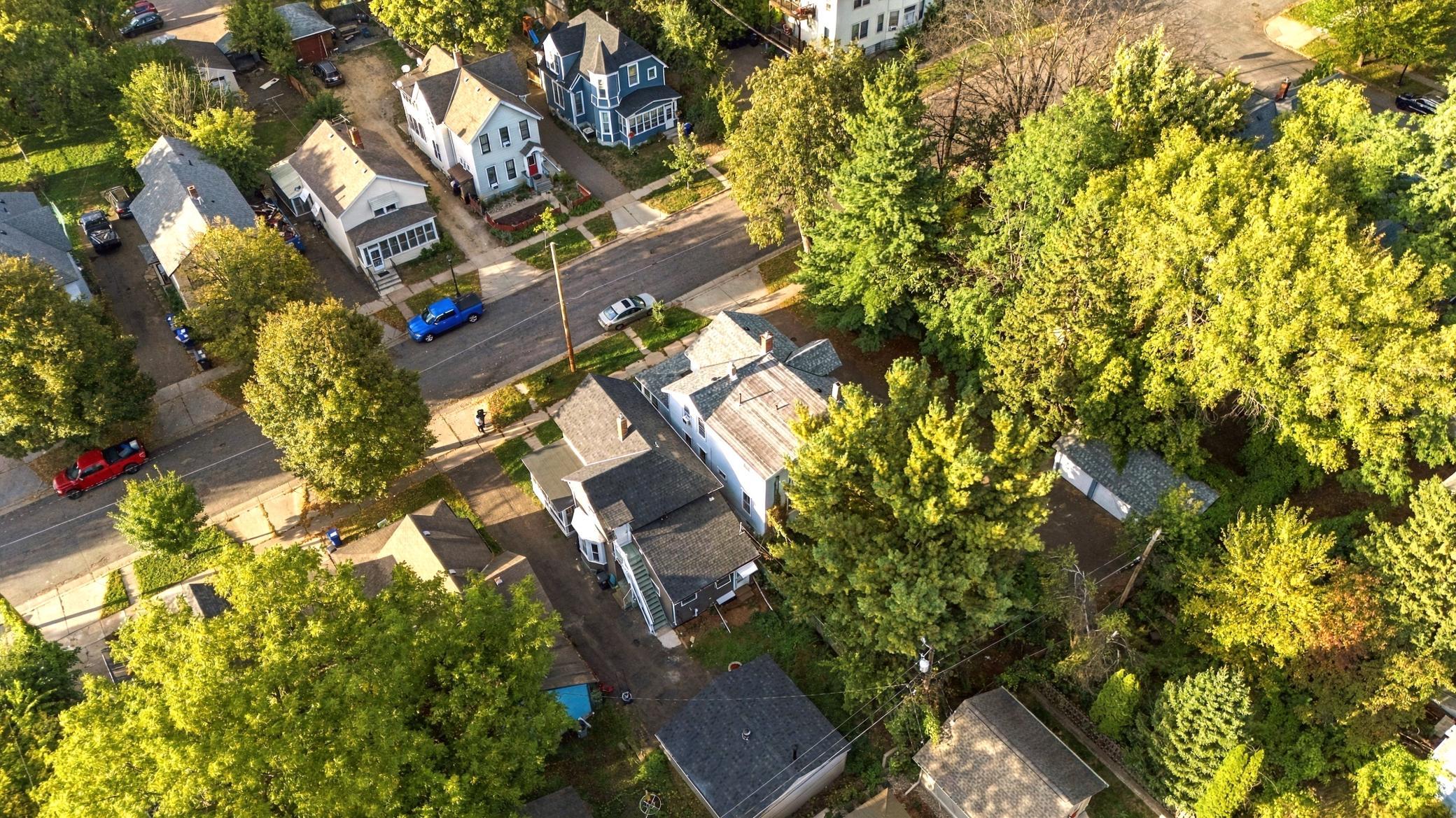 View of Residential Income at 696 5th Street, Saint Paul MN 55106, Saint Paul (17 of 22) - Mike Wilen | Minnesota Team Real Estate