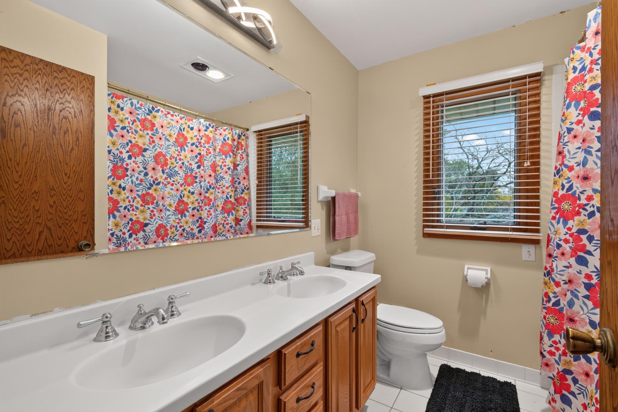 View of Residential at 162 Emerson Avenue, West Saint Paul MN 55118, West Saint Paul (23 of 34) - Mike Wilen | Minnesota Team Real Estate