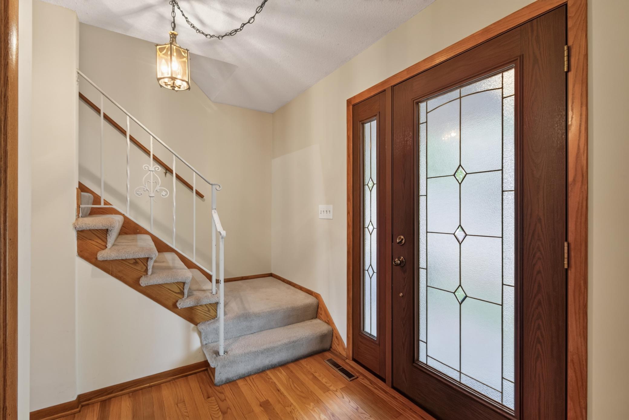 View of Residential at 162 Emerson Avenue, West Saint Paul MN 55118, West Saint Paul (6 of 34) - Mike Wilen | Minnesota Team Real Estate