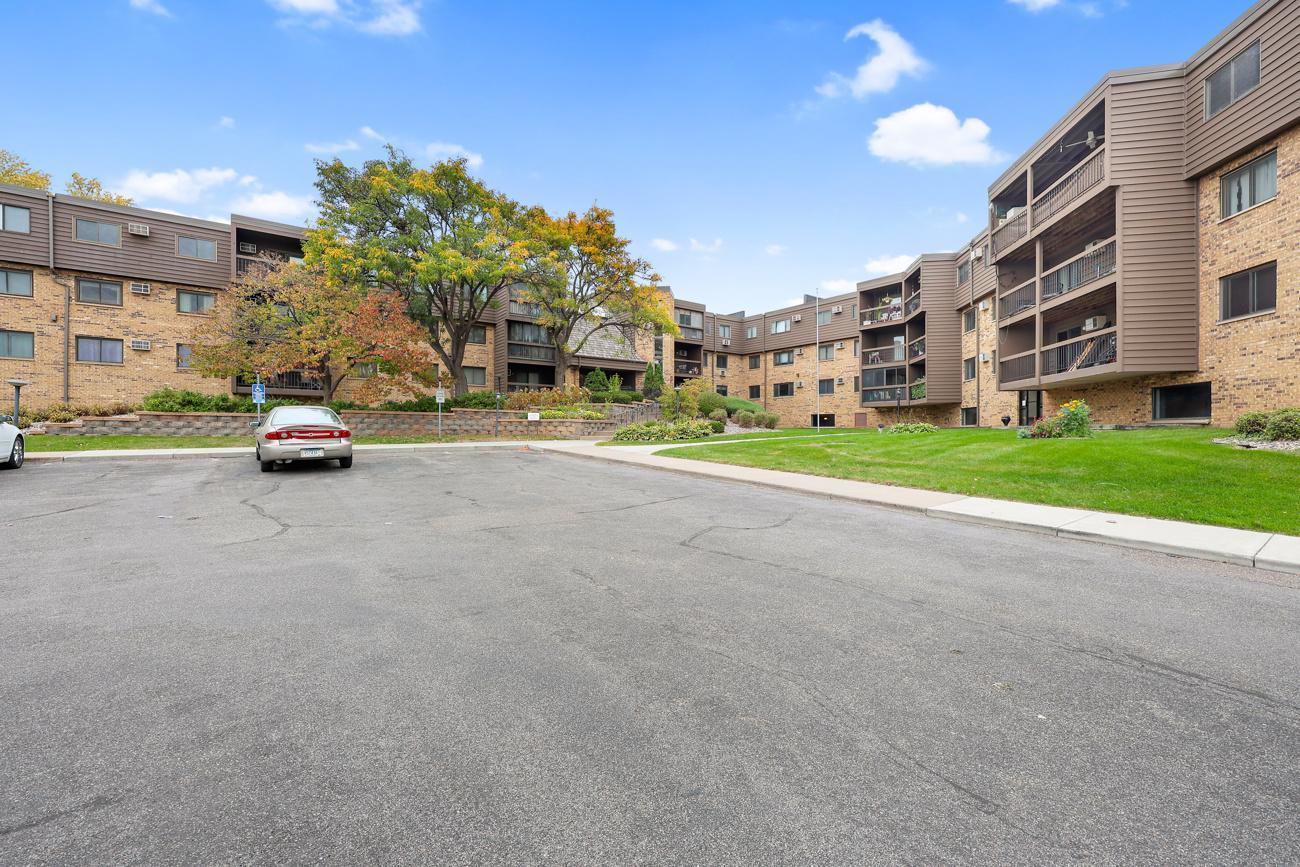 View of Residential at 999 41st Avenue #307, Columbia Heights MN 55421, Columbia Heights (27 of 29) - Mike Wilen | Minnesota Team Real Estate