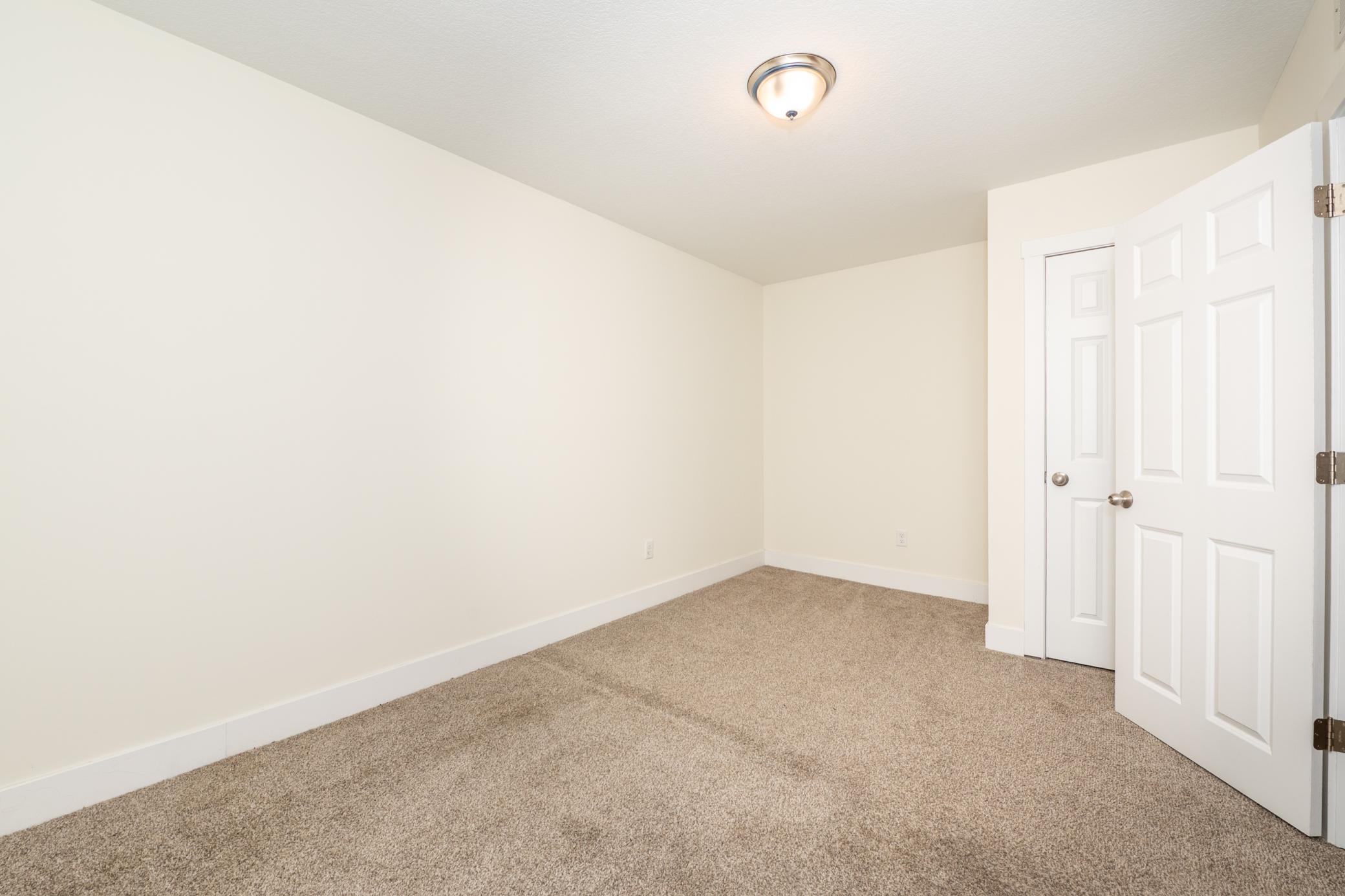 View of Residential at 406 Russell Avenue, Minneapolis MN 55405, Minneapolis (16 of 31) - Mike Wilen | Minnesota Team Real Estate