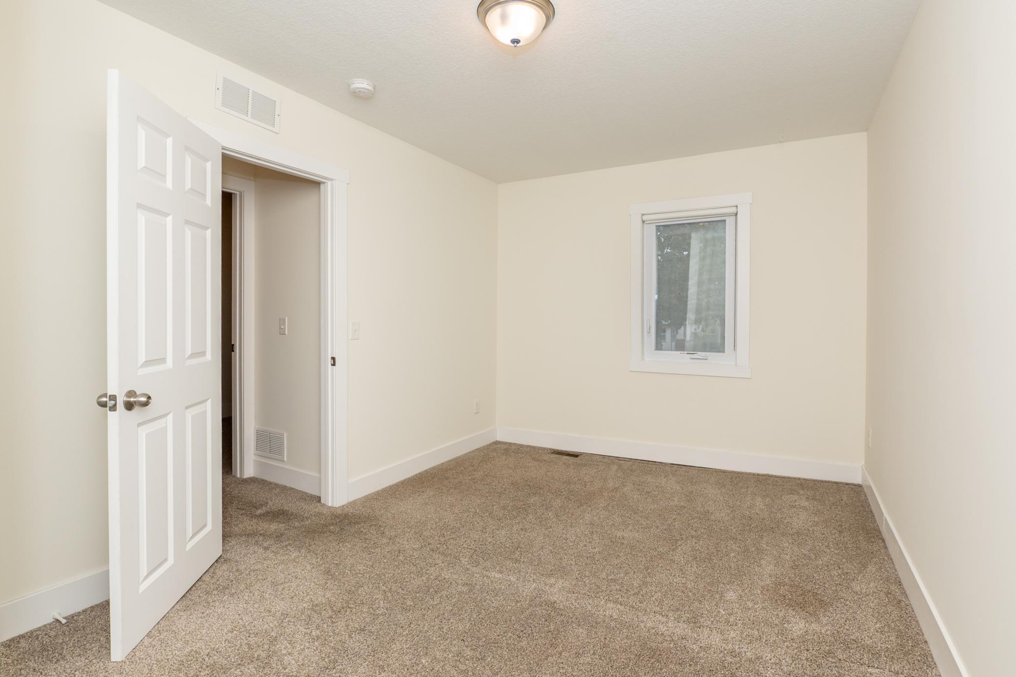 View of Residential at 406 Russell Avenue, Minneapolis MN 55405, Minneapolis (15 of 31) - Mike Wilen | Minnesota Team Real Estate