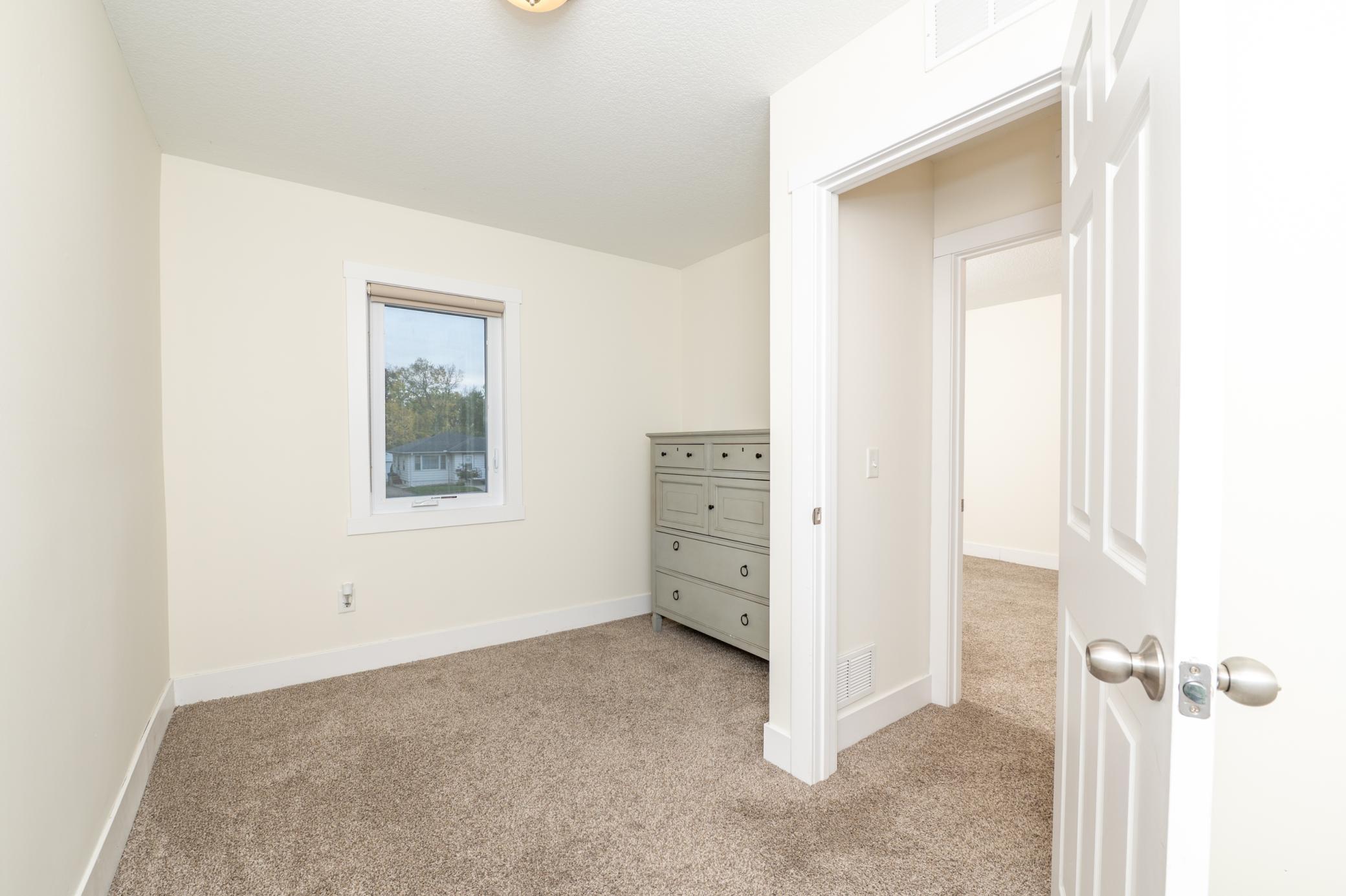 View of Residential at 406 Russell Avenue, Minneapolis MN 55405, Minneapolis (13 of 31) - Mike Wilen | Minnesota Team Real Estate