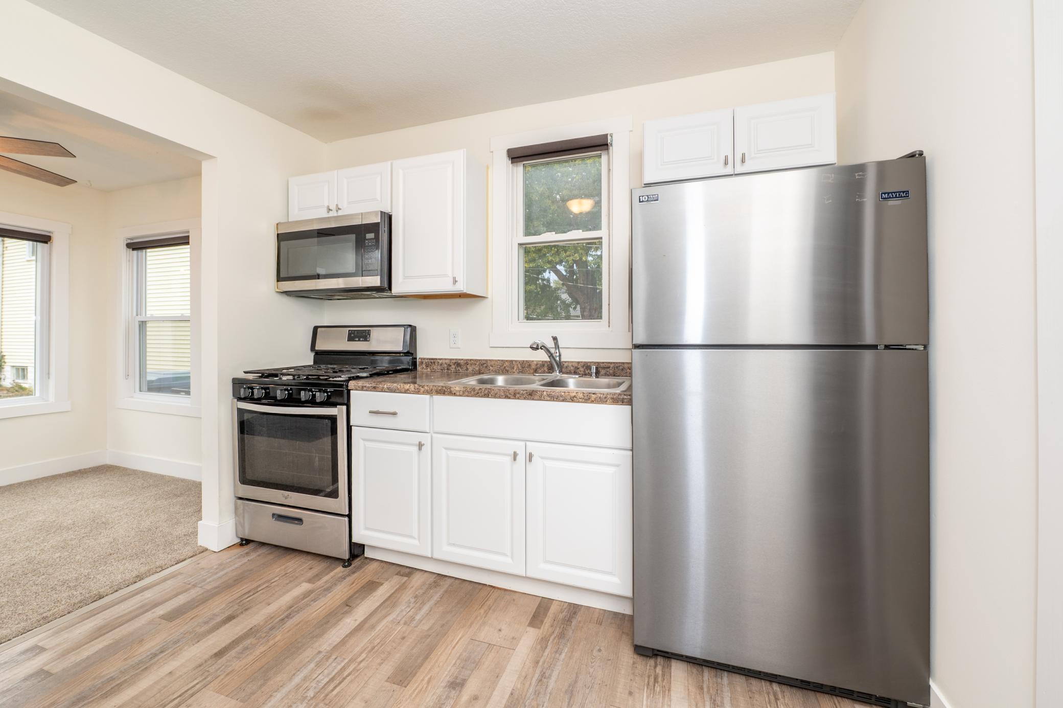 View of Residential at 406 Russell Avenue, Minneapolis MN 55405, Minneapolis (10 of 31) - Mike Wilen | Minnesota Team Real Estate
