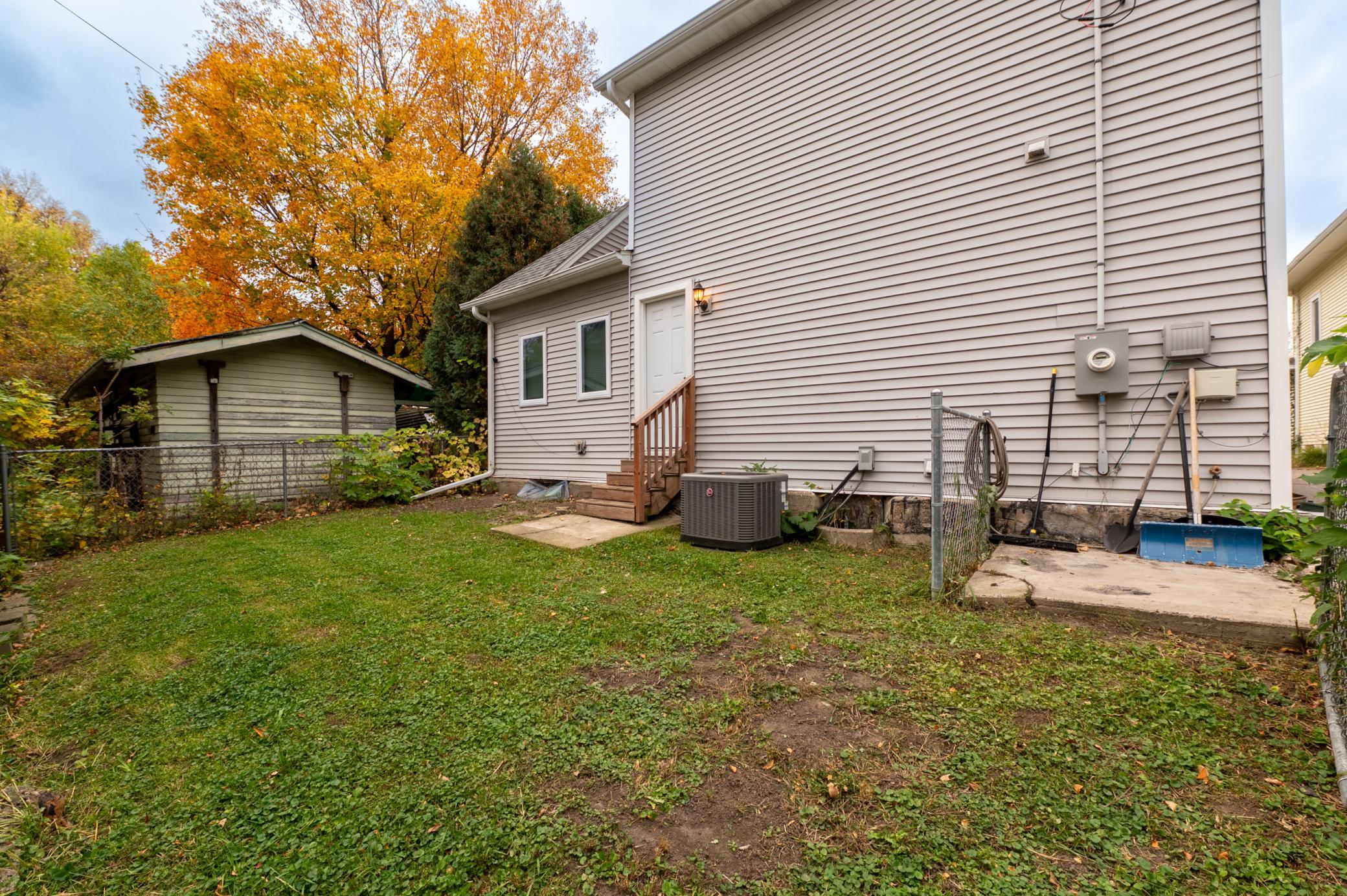 View of Residential at 406 Russell Avenue, Minneapolis MN 55405, Minneapolis (19 of 31) - Mike Wilen | Minnesota Team Real Estate