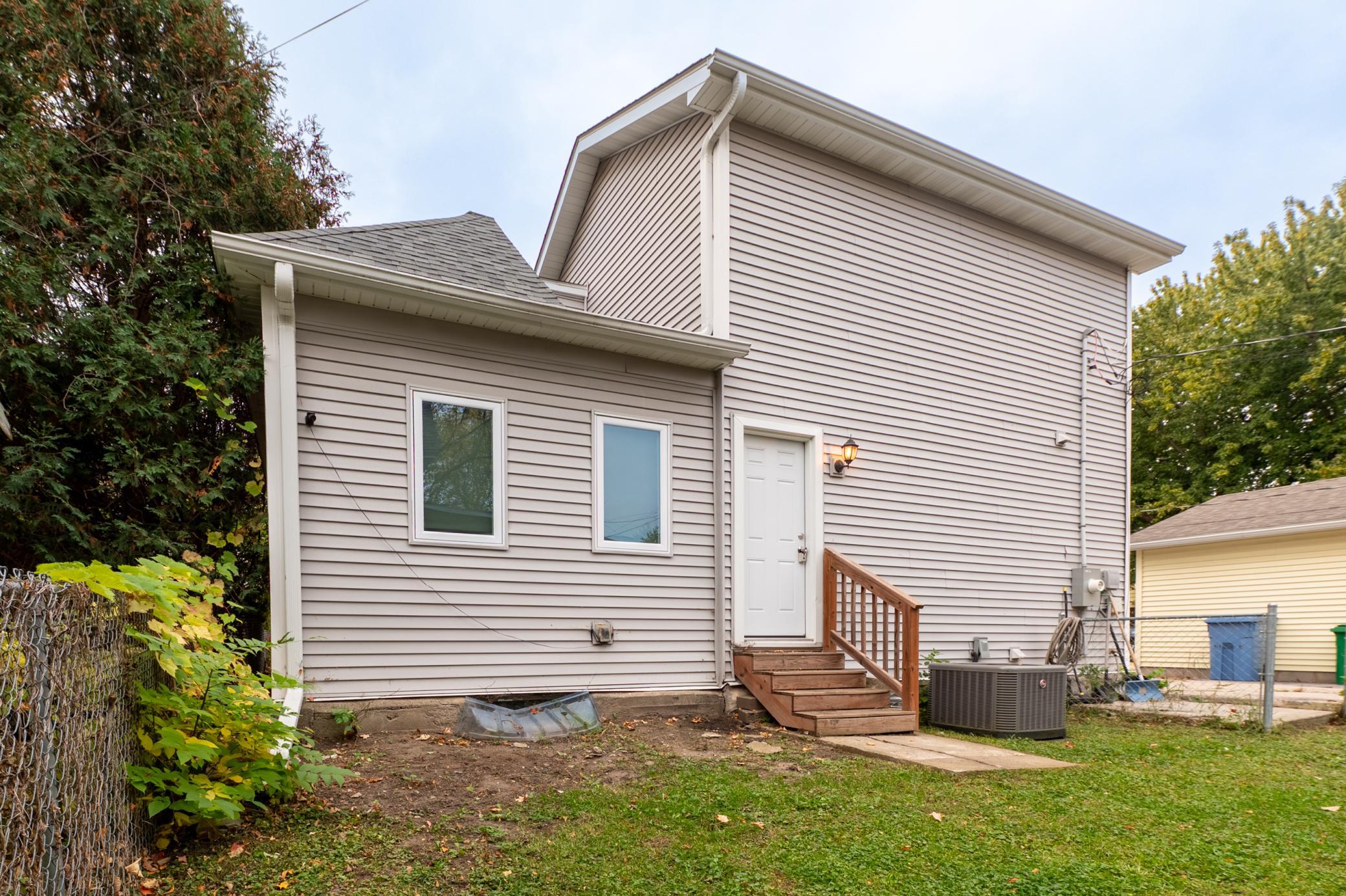 View of Residential at 406 Russell Avenue, Minneapolis MN 55405, Minneapolis (18 of 31) - Mike Wilen | Minnesota Team Real Estate