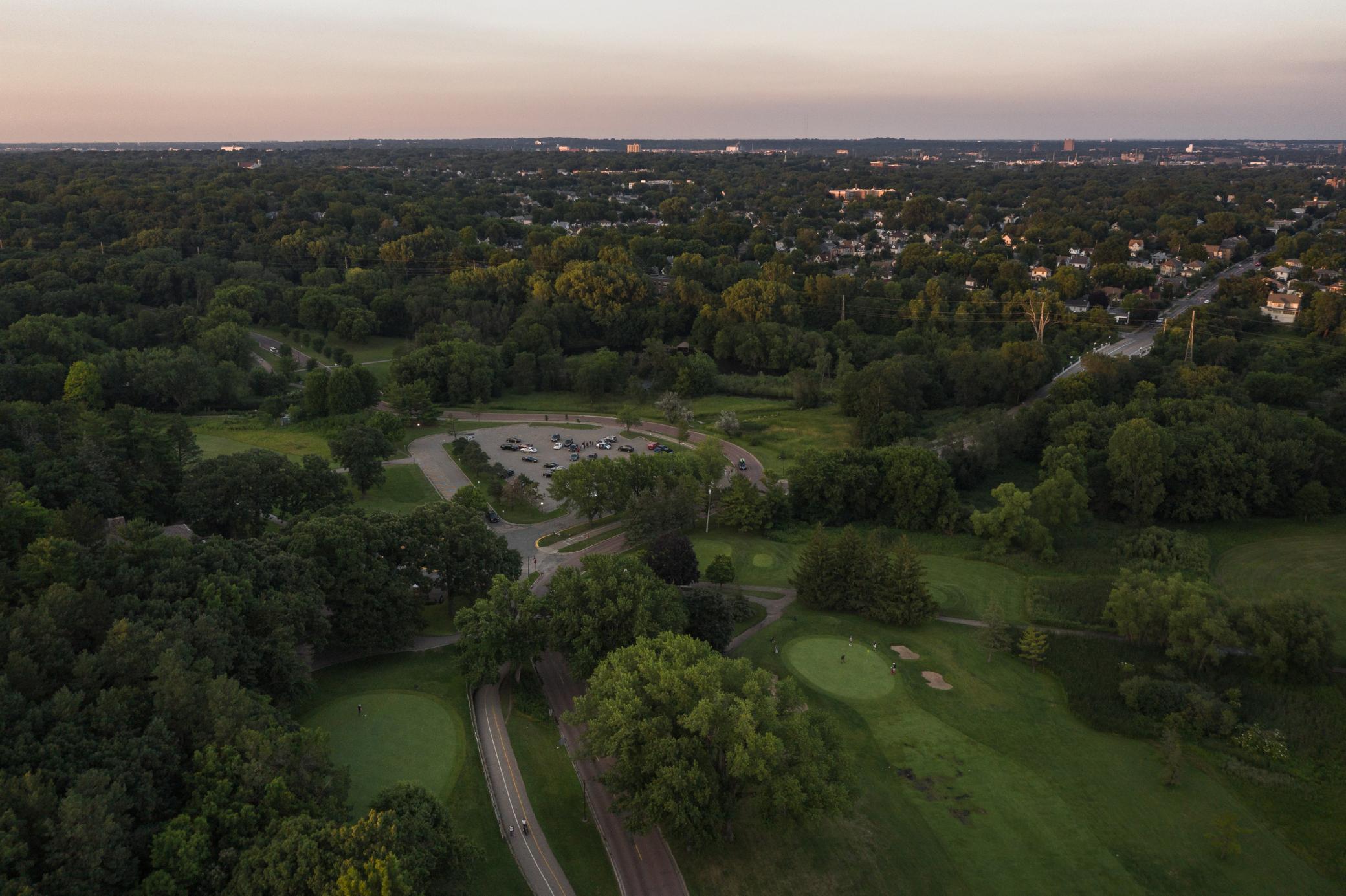 View of Residential at 406 Russell Avenue, Minneapolis MN 55405, Minneapolis (27 of 31) - Mike Wilen | Minnesota Team Real Estate