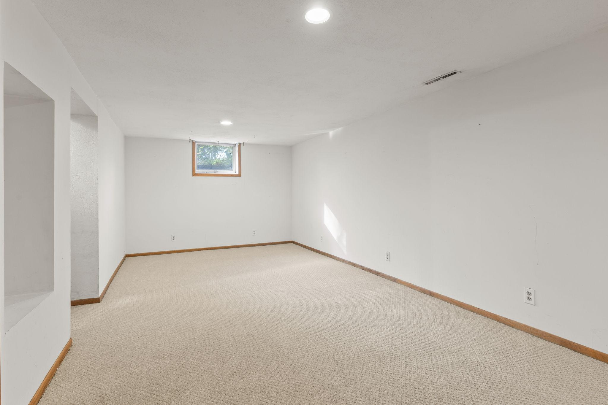 View of Residential at 2938 Albert Street, Roseville MN 55113, Roseville (22 of 31) - Mike Wilen | Minnesota Team Real Estate