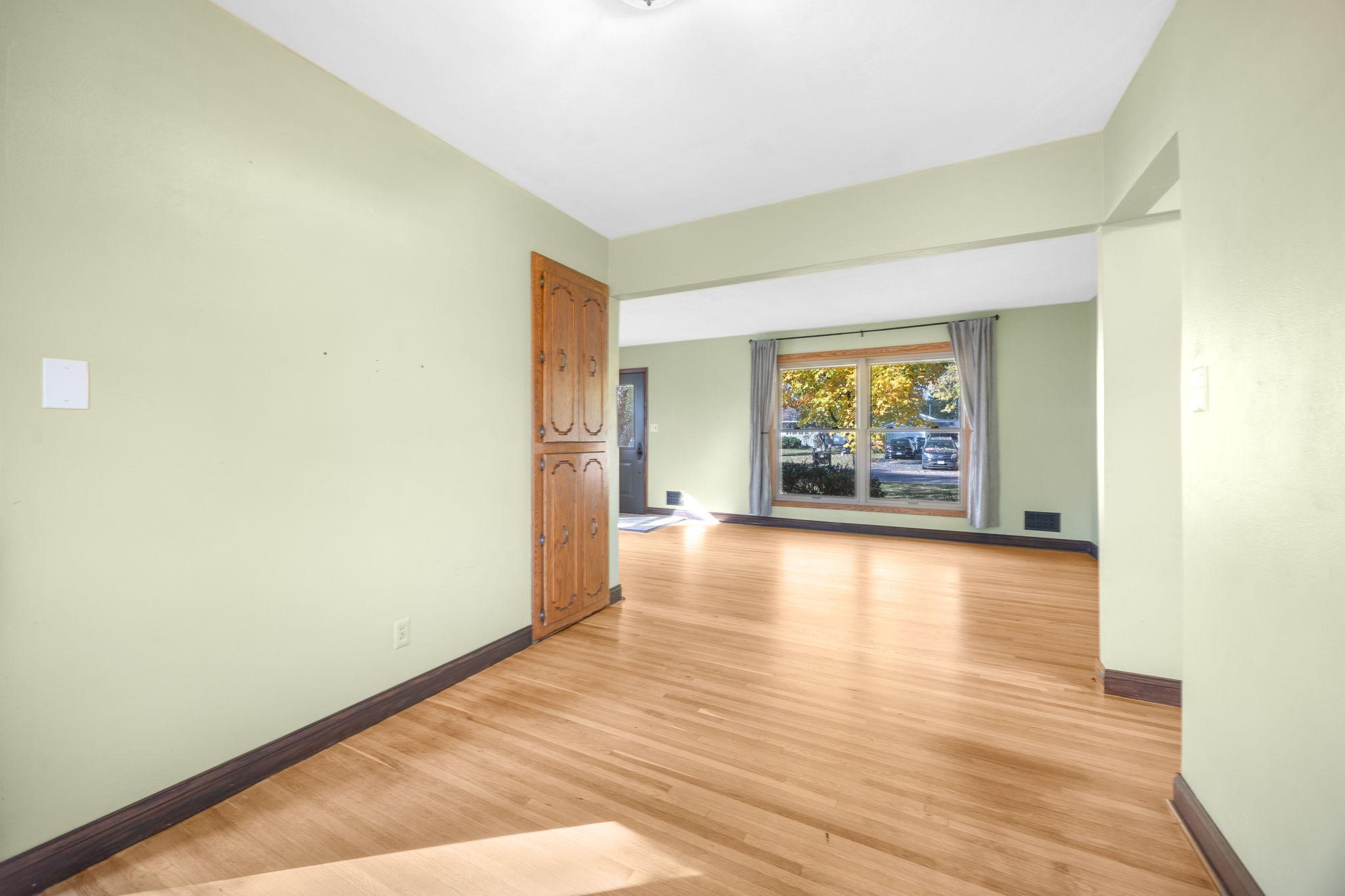 View of Residential at 2938 Albert Street, Roseville MN 55113, Roseville (17 of 31) - Mike Wilen | Minnesota Team Real Estate