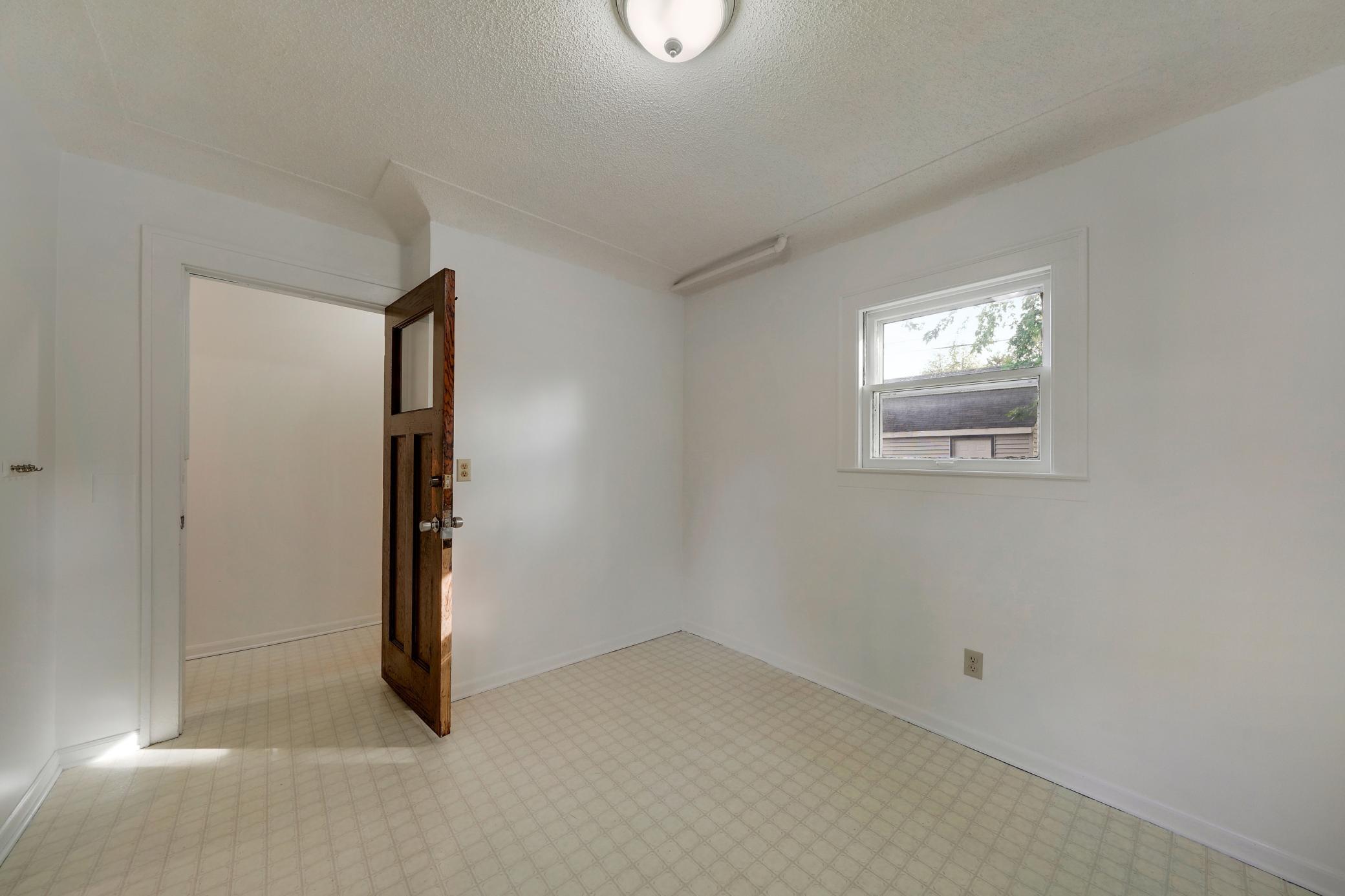 View of Residential Income at 3650 Russell Avenue, Minneapolis MN 55412, Minneapolis (16 of 58) - Mike Wilen | Minnesota Team Real Estate