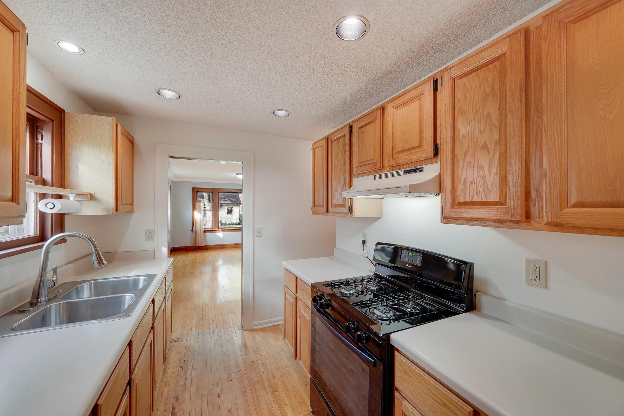 View of Residential Income at 3650 Russell Avenue, Minneapolis MN 55412, Minneapolis (14 of 58) - Mike Wilen | Minnesota Team Real Estate