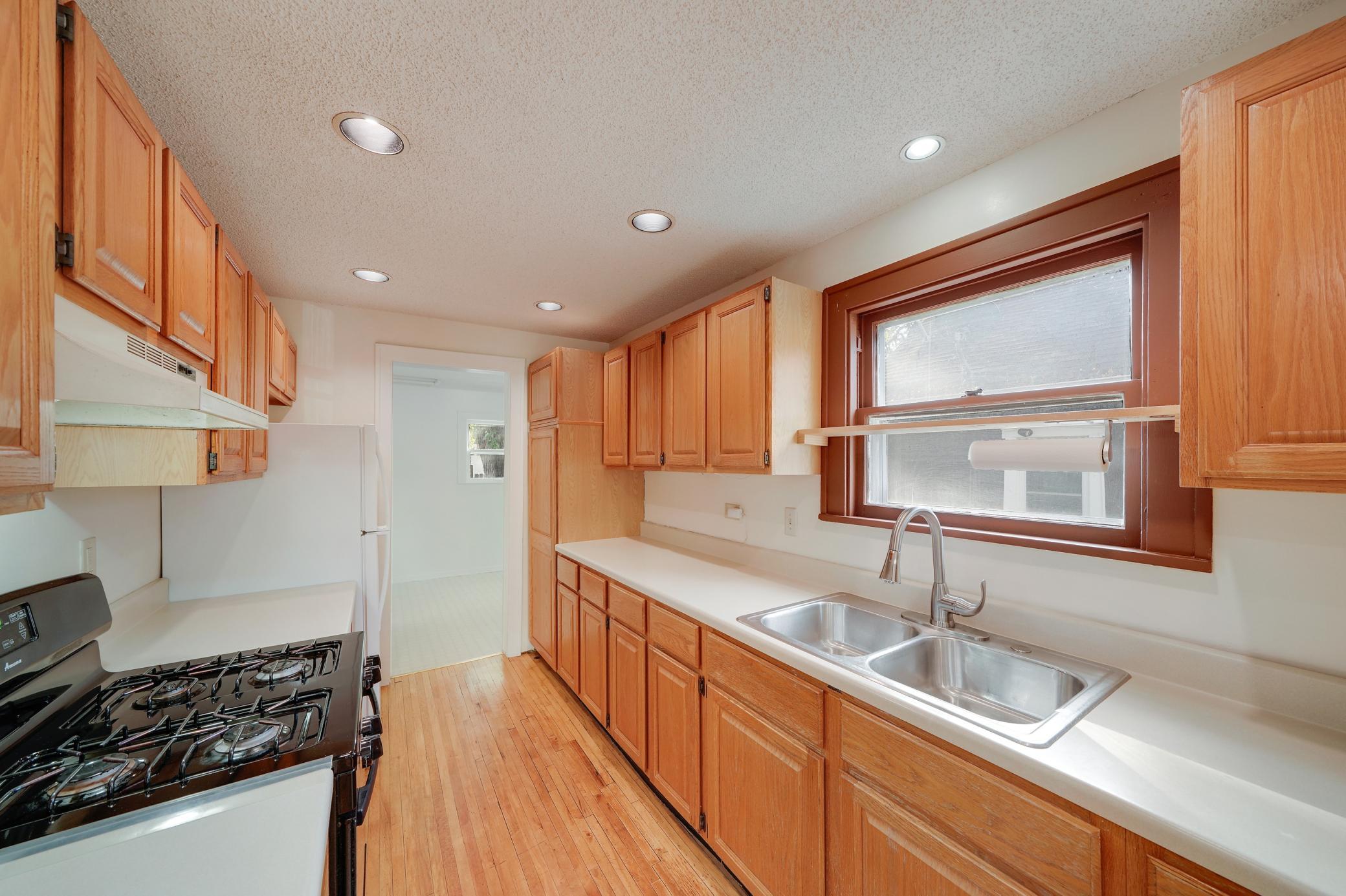View of Residential Income at 3650 Russell Avenue, Minneapolis MN 55412, Minneapolis (12 of 58) - Mike Wilen | Minnesota Team Real Estate