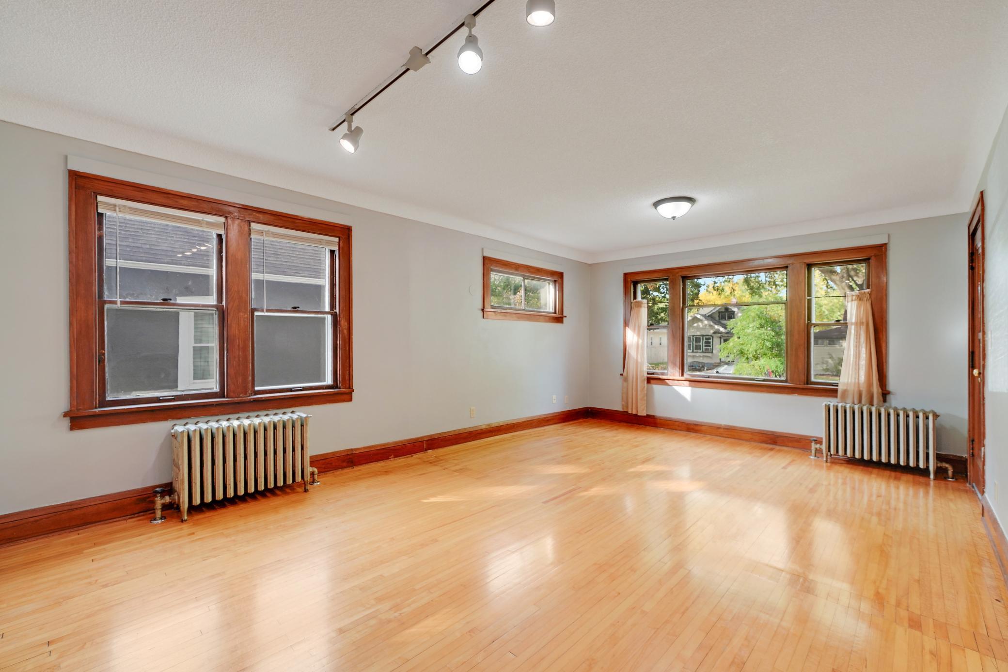 View of Residential Income at 3650 Russell Avenue, Minneapolis MN 55412, Minneapolis (8 of 58) - Mike Wilen | Minnesota Team Real Estate