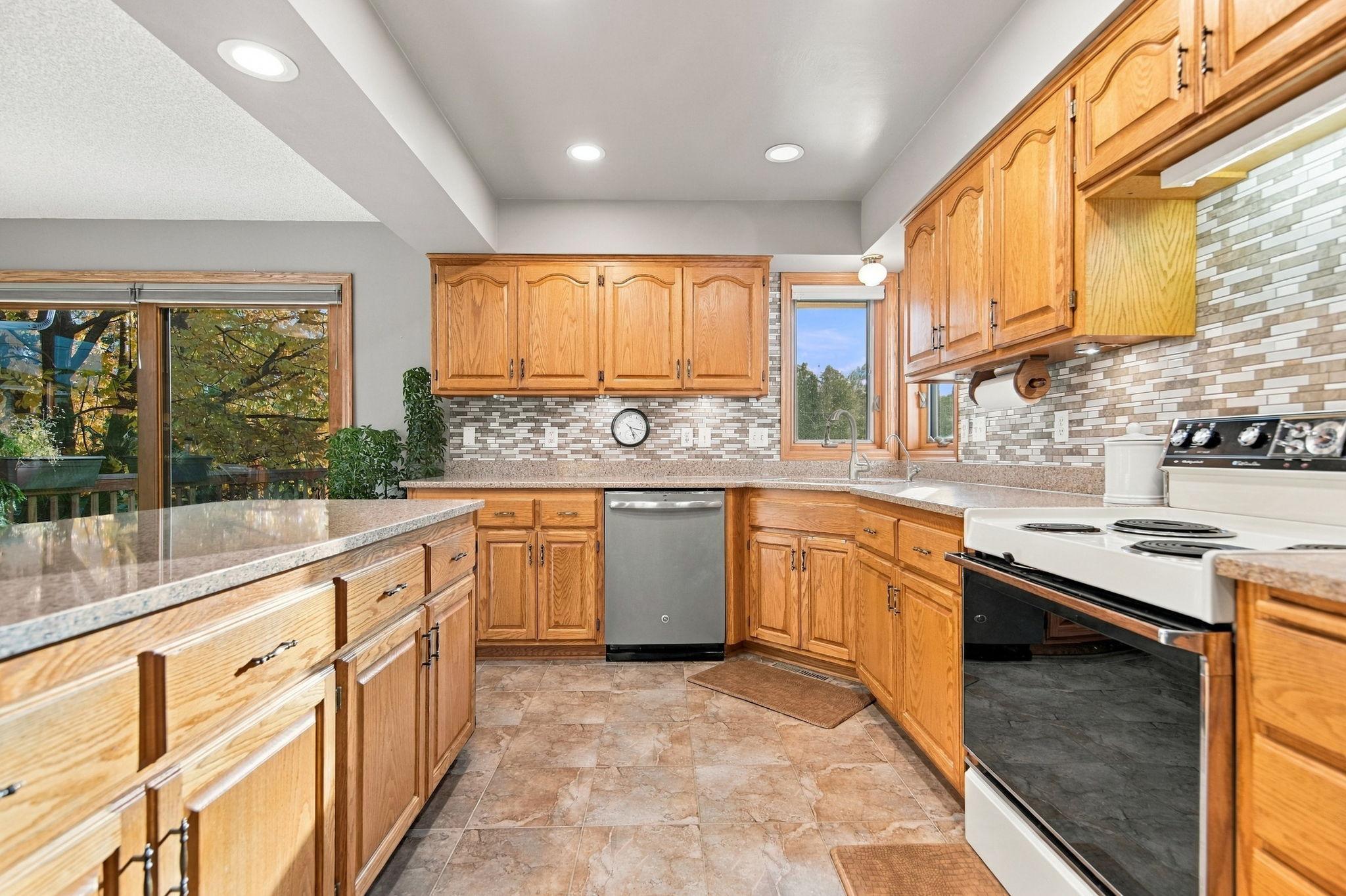 View of Residential at 940 Douglas Court, Anoka MN 55303, Anoka (10 of 41) - Mike Wilen | Minnesota Team Real Estate