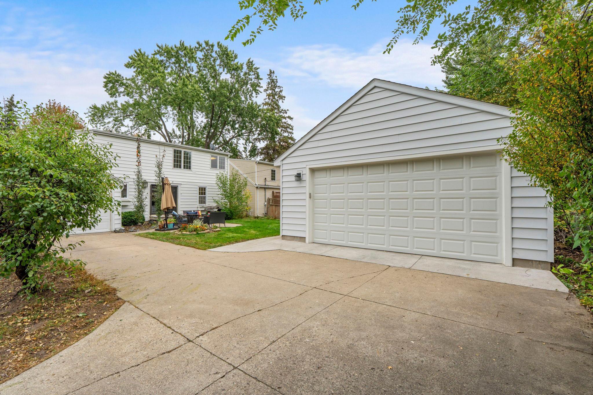View of Residential at 4100 Xenwood Avenue, Saint Louis Park MN 55416, Saint Louis Park (40 of 47) - Mike Wilen | Minnesota Team Real Estate