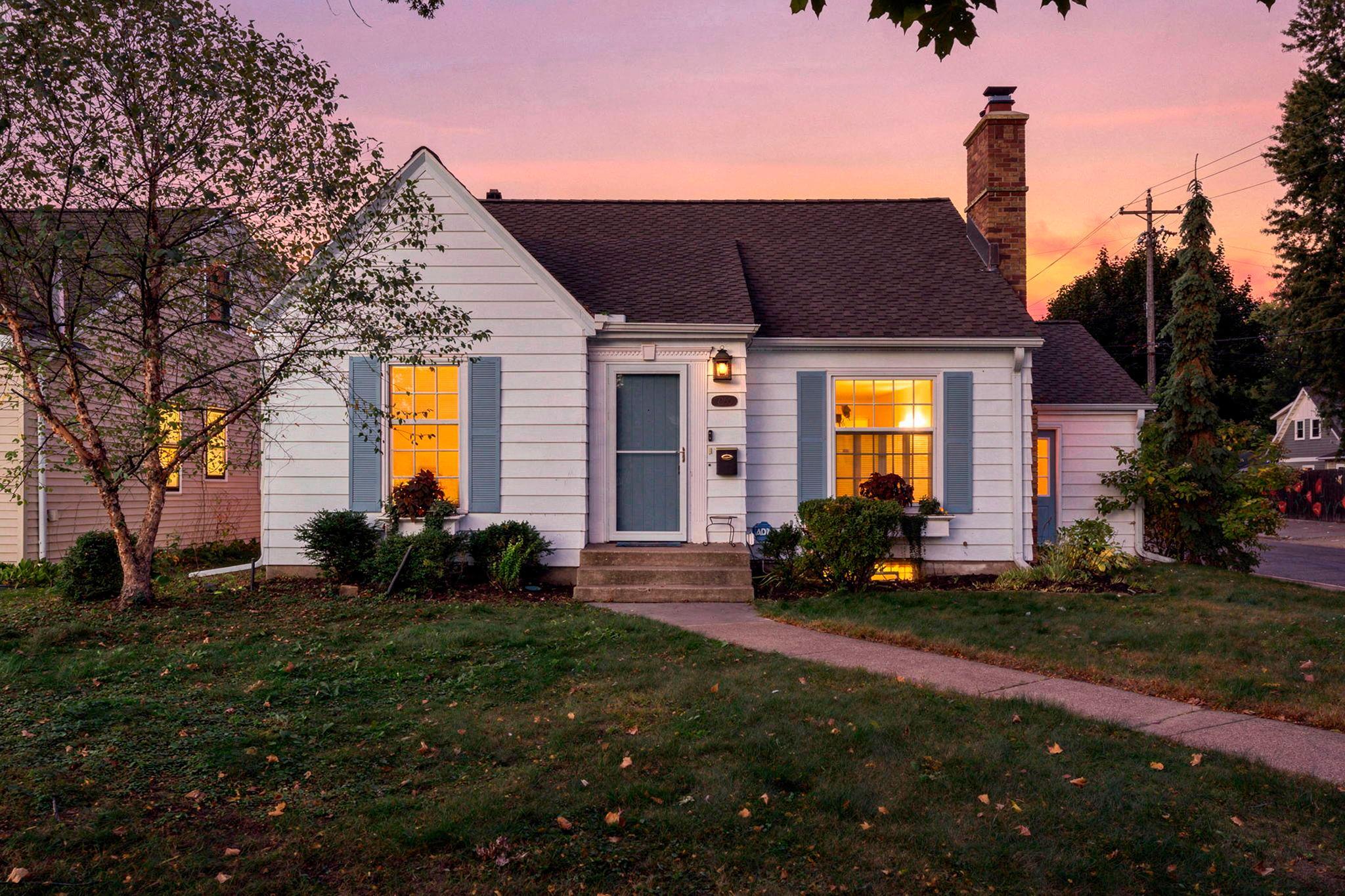 View of House at 4100 Xenwood Avenue, Saint Louis Park - Mike Wilen | Minnesota Team Real Estate