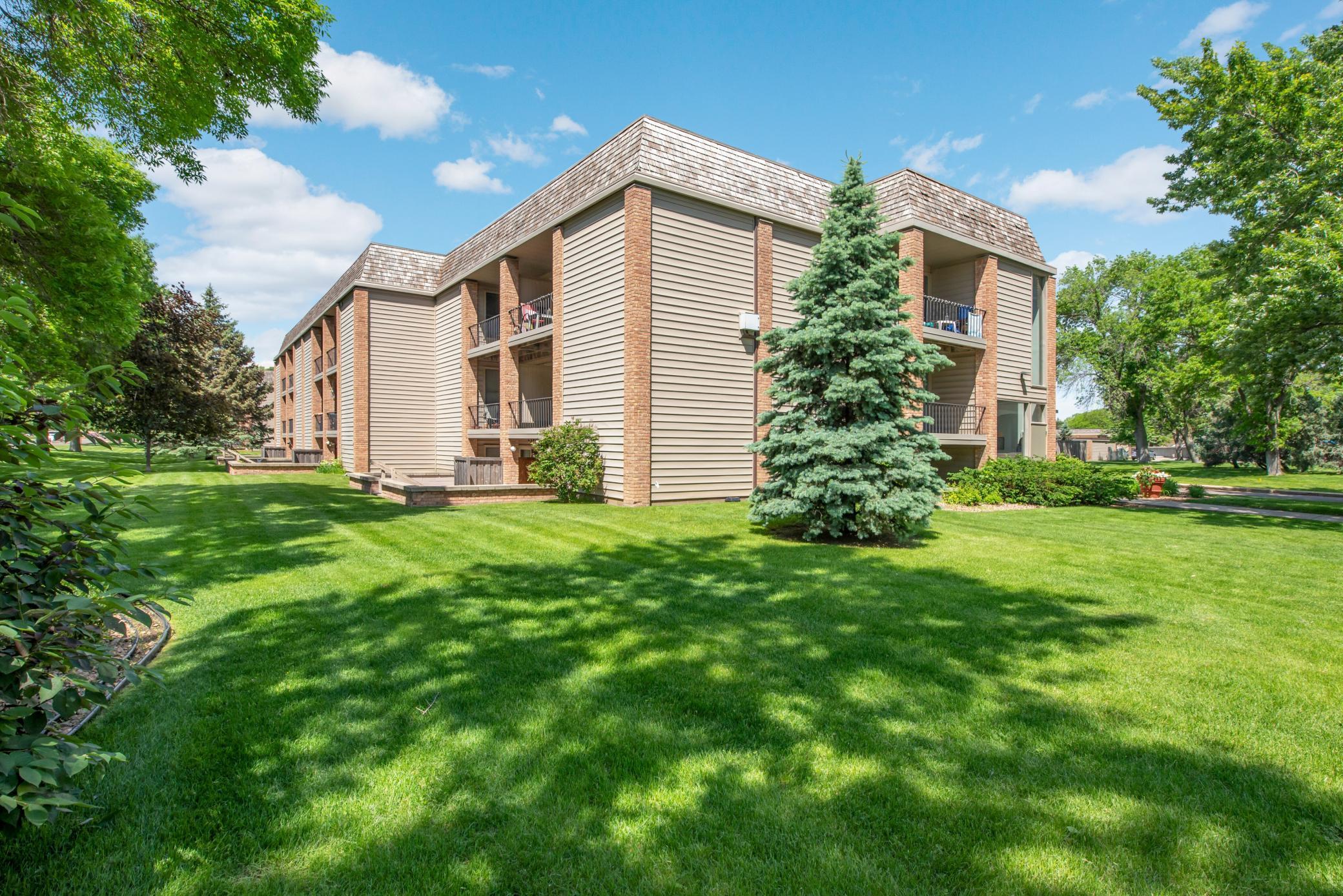 View of Residential at 6415 Colony Way #2C, Edina MN 55435, Edina (24 of 32) - Mike Wilen | Minnesota Team Real Estate