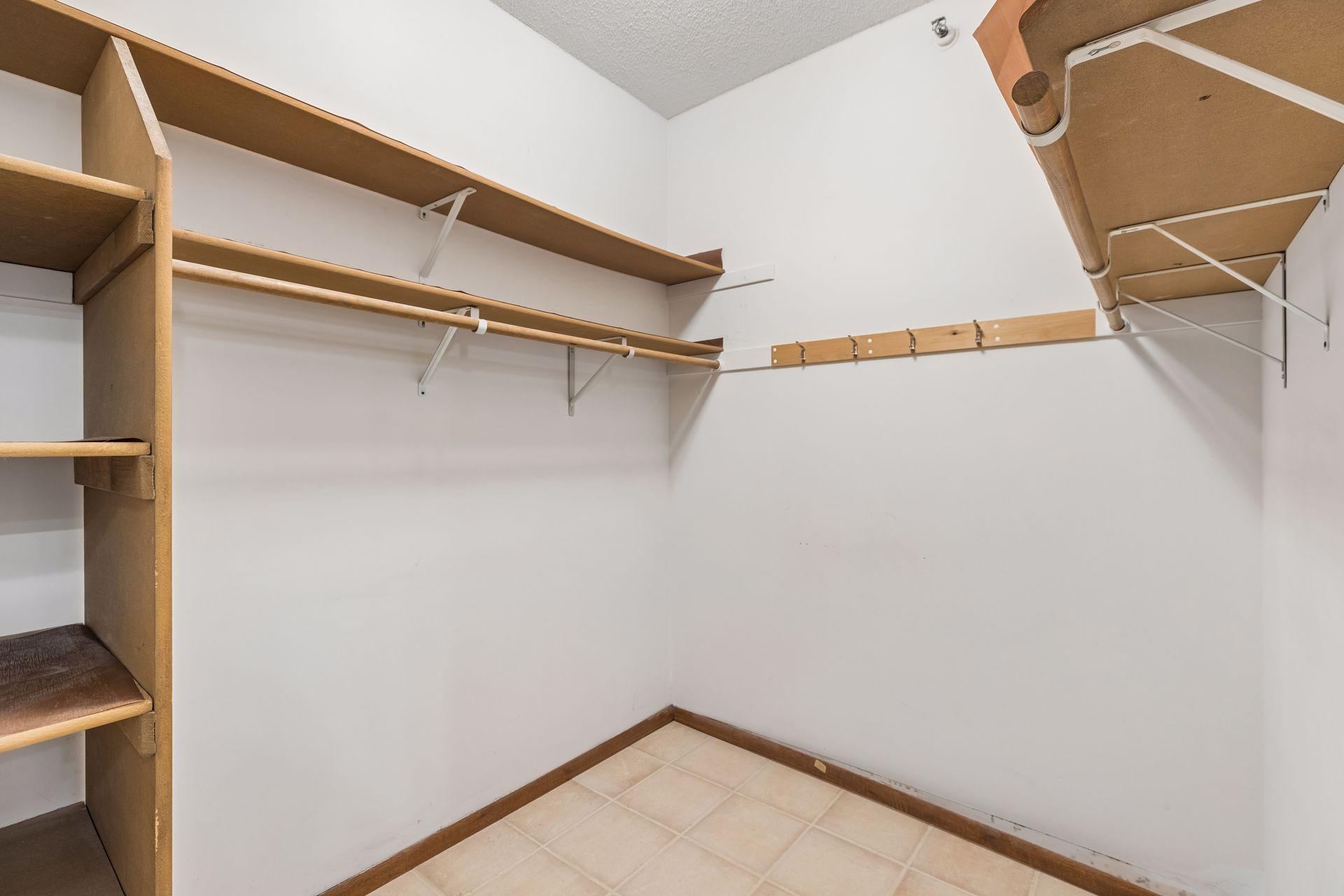 View of Residential at 1235 Yale Place #908, Minneapolis MN 55403, Minneapolis (23 of 78) - Mike Wilen | Minnesota Team Real Estate