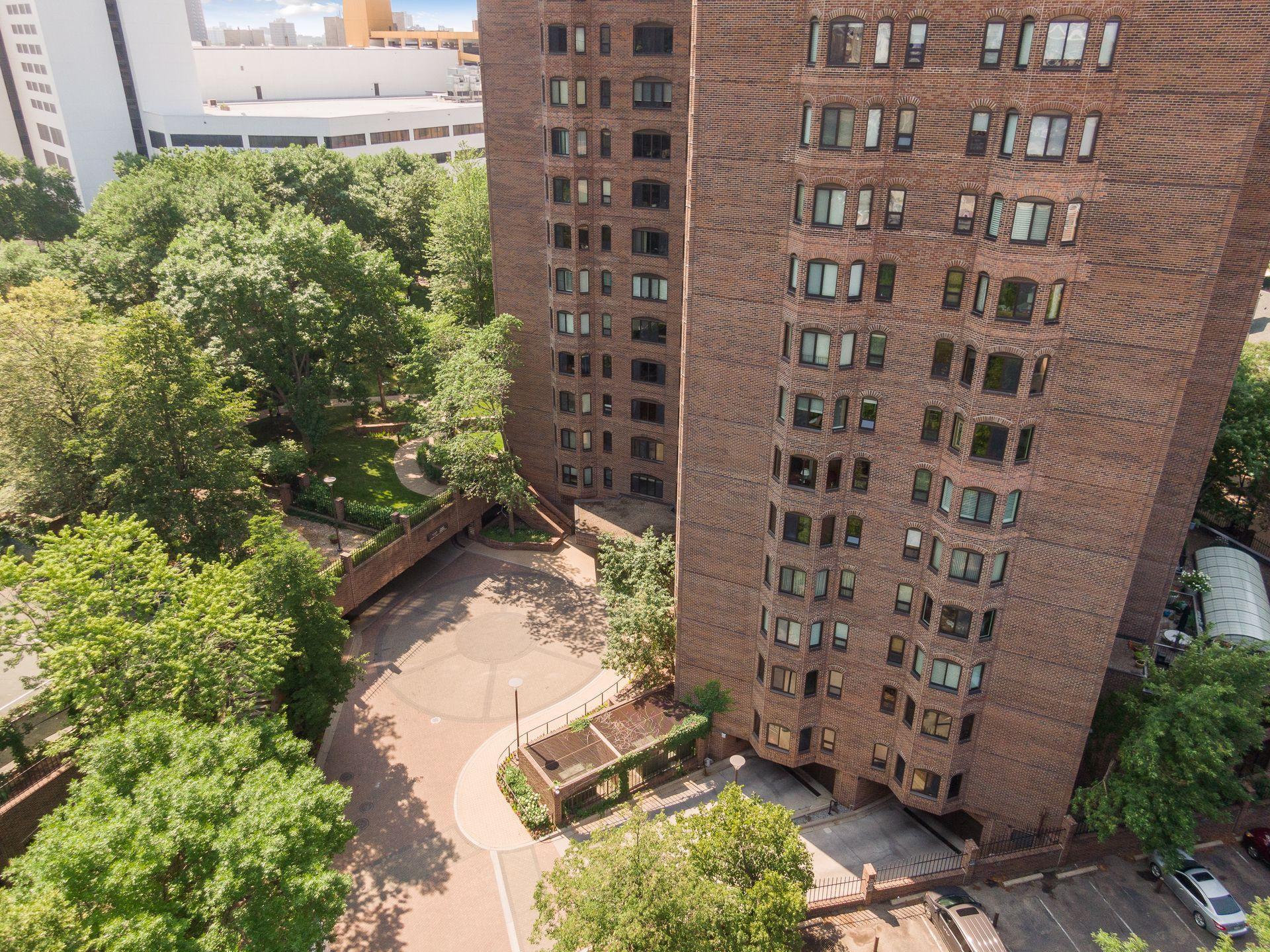 View of Residential at 1235 Yale Place #908, Minneapolis MN 55403, Minneapolis (68 of 78) - Mike Wilen | Minnesota Team Real Estate