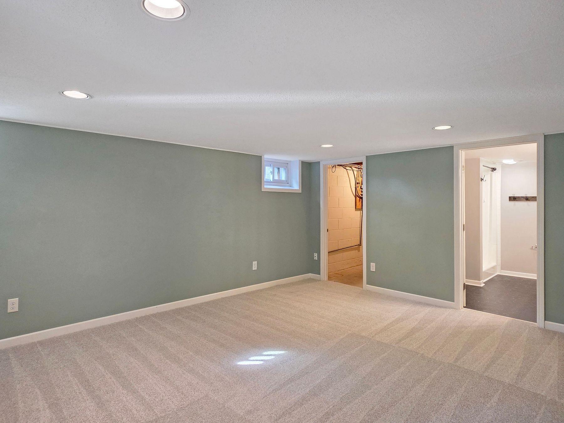 View of Residential at 9312 Oakland Avenue, Bloomington MN 55420, Bloomington (17 of 24) - Mike Wilen | Minnesota Team Real Estate