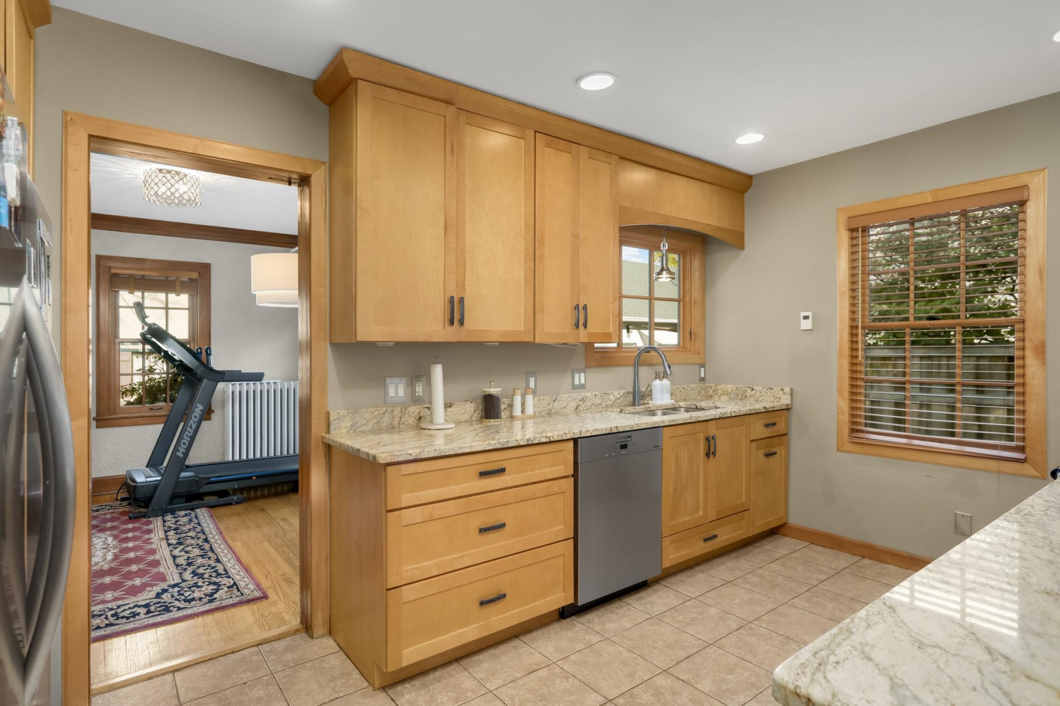 View of Residential at 1787 Hillcrest Avenue, Saint Paul MN 55116, Saint Paul (10 of 39) - Mike Wilen | Minnesota Team Real Estate
