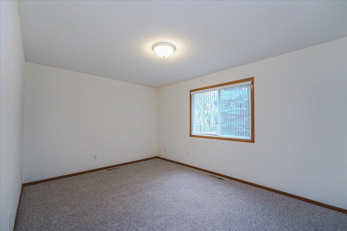 View of Residential at 20300 Hunter Court, Lakeville MN 55044, Lakeville (19 of 35) - Mike Wilen | Minnesota Team Real Estate