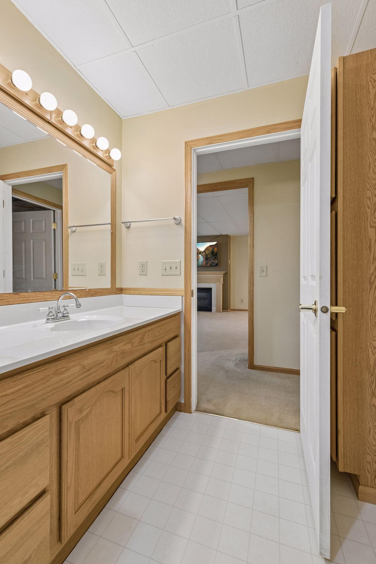 View of Residential at 2545 Prairie Oak Trail, Woodbury MN 55125, Woodbury (56 of 72) - Mike Wilen | Minnesota Team Real Estate