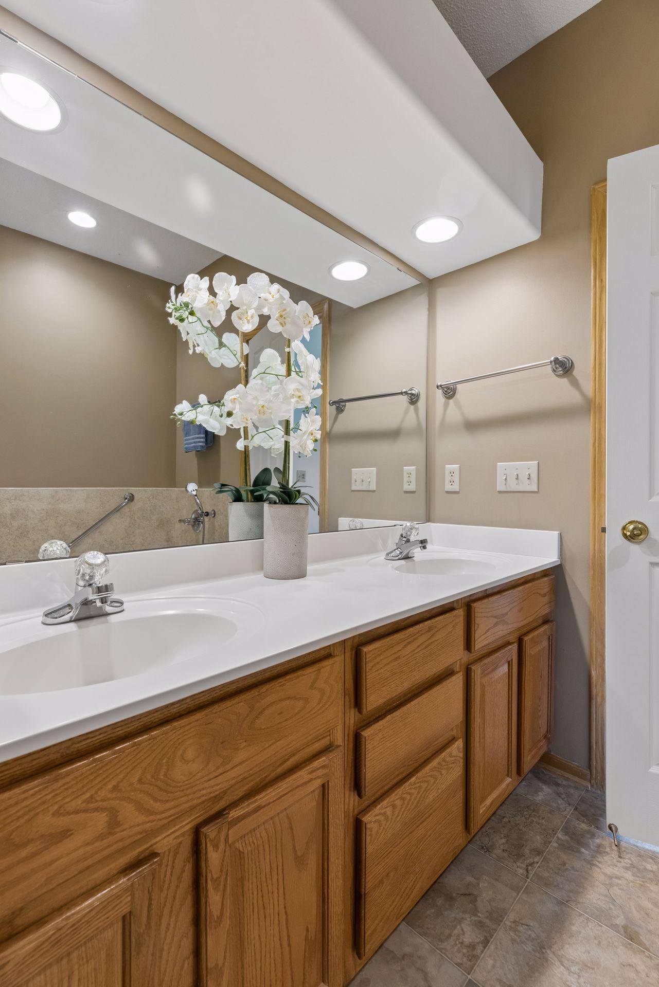 View of Residential at 2545 Prairie Oak Trail, Woodbury MN 55125, Woodbury (31 of 72) - Mike Wilen | Minnesota Team Real Estate